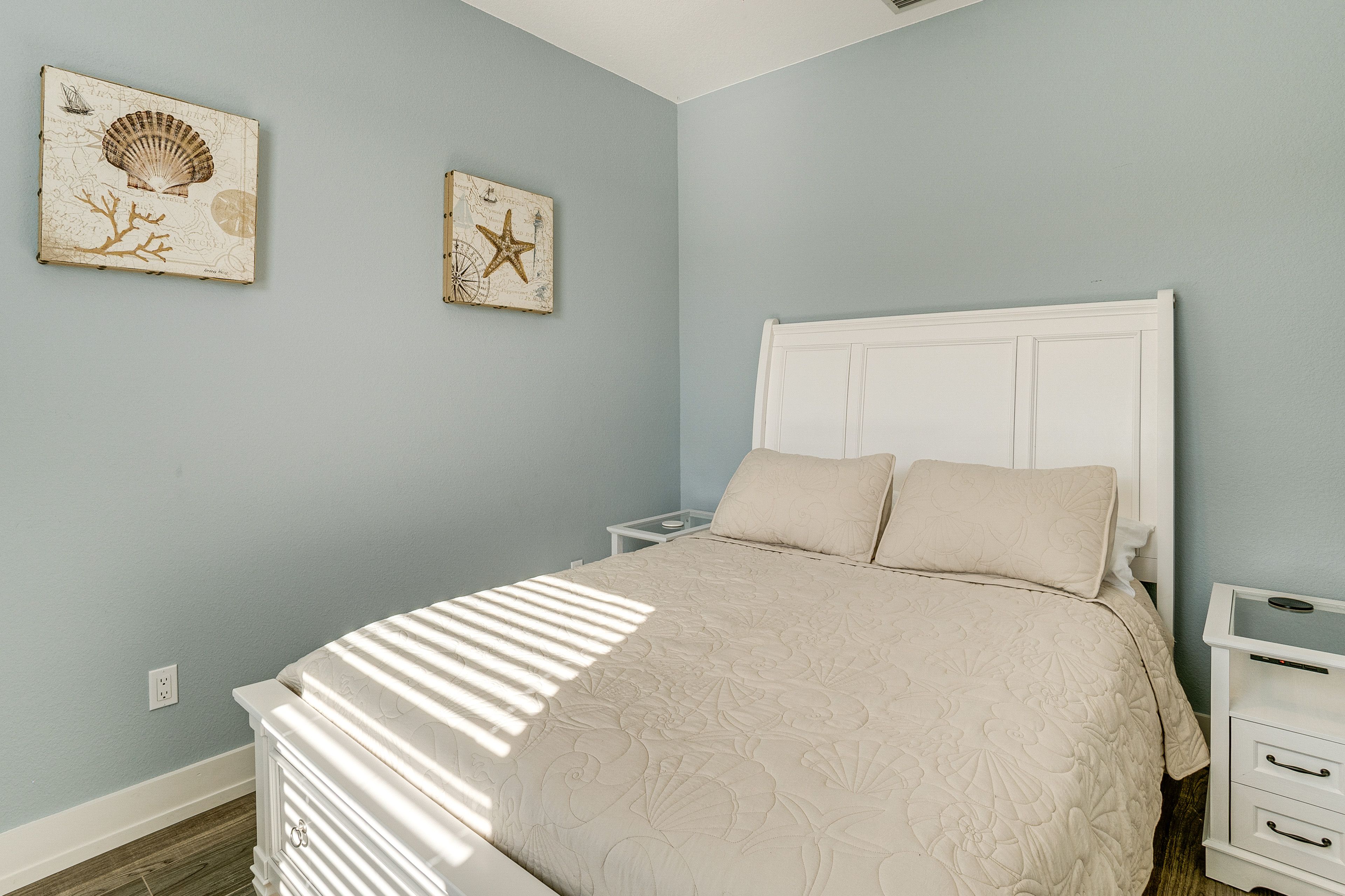 Bedroom 3 | Queen Bed