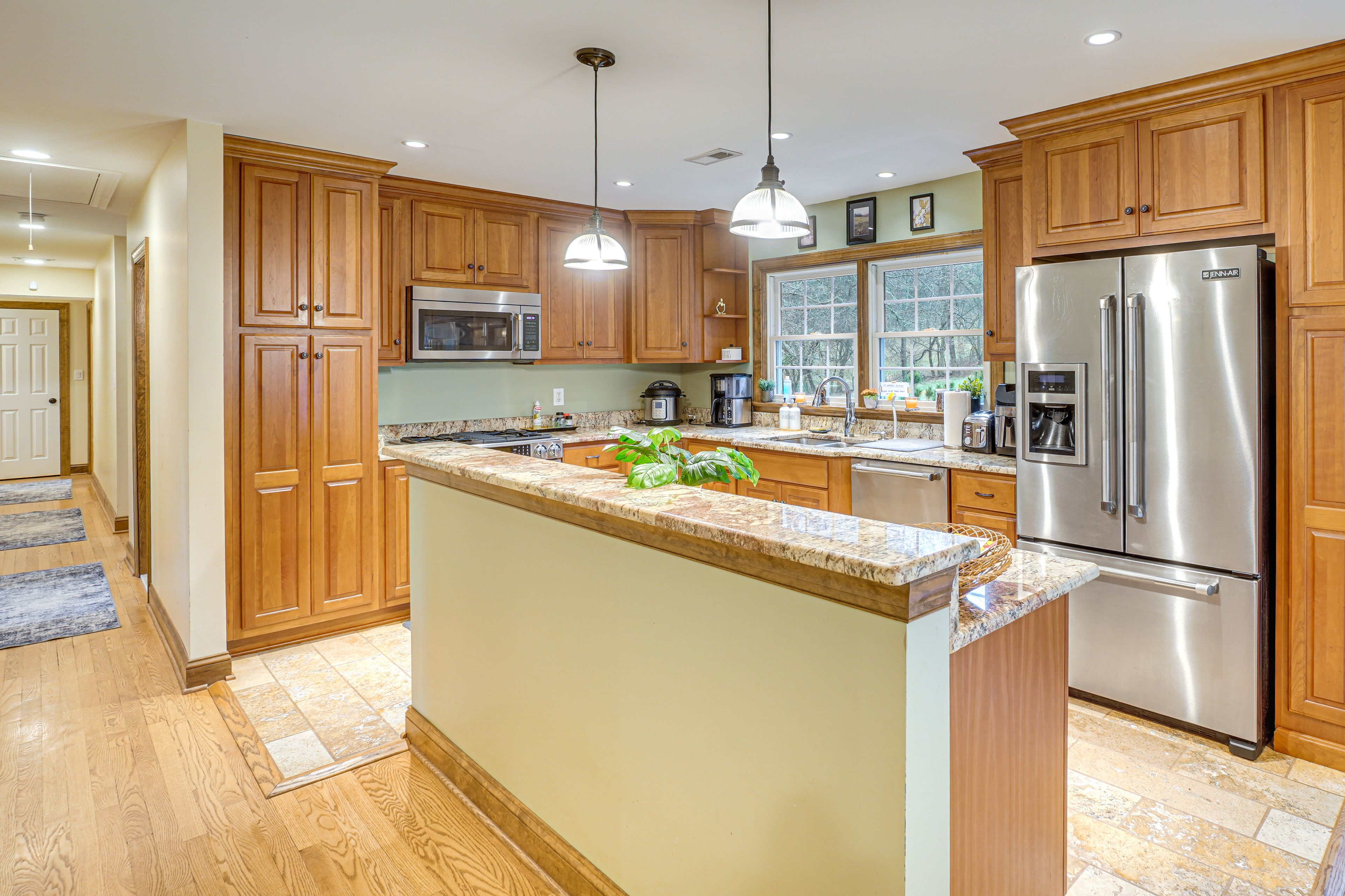 Kitchen | Main Level