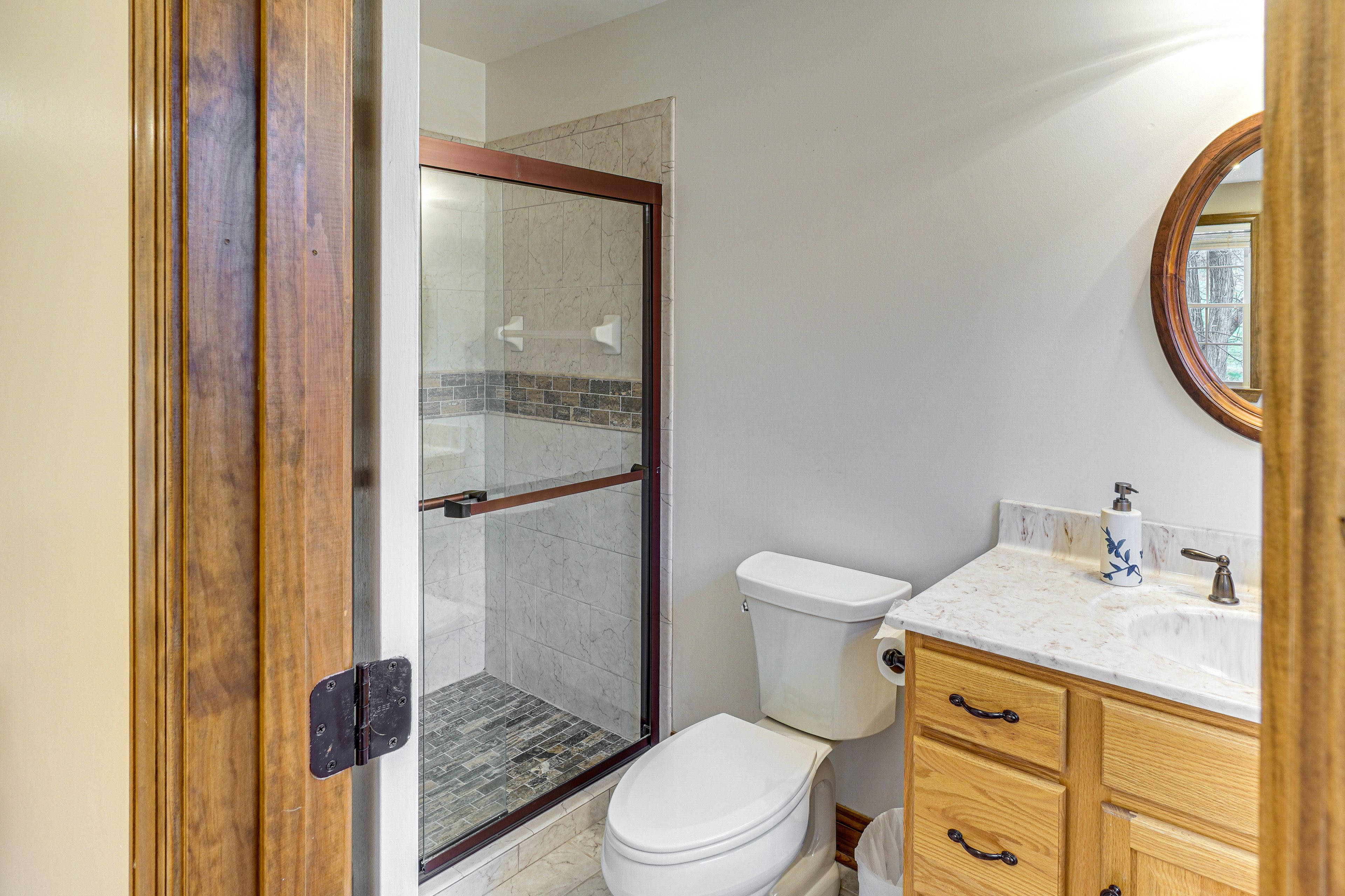 Full Bathroom | Main Level