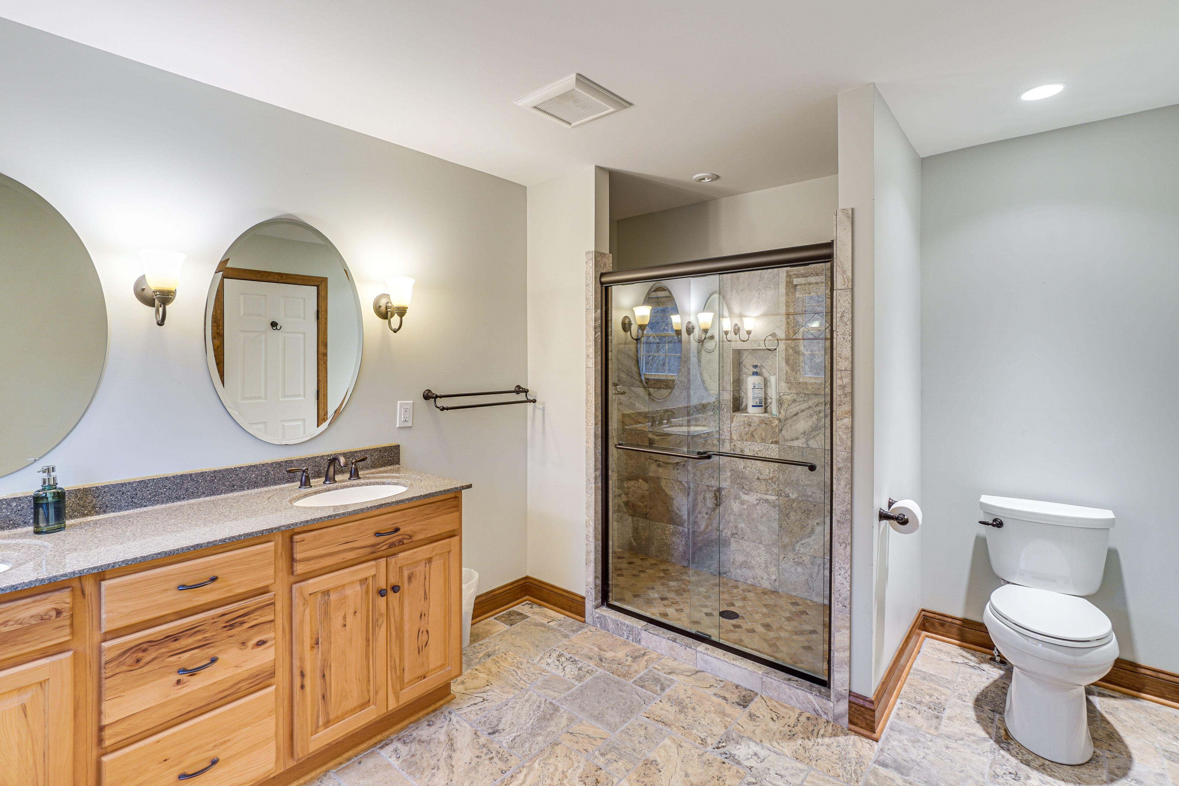 Full Bathroom | Main Level