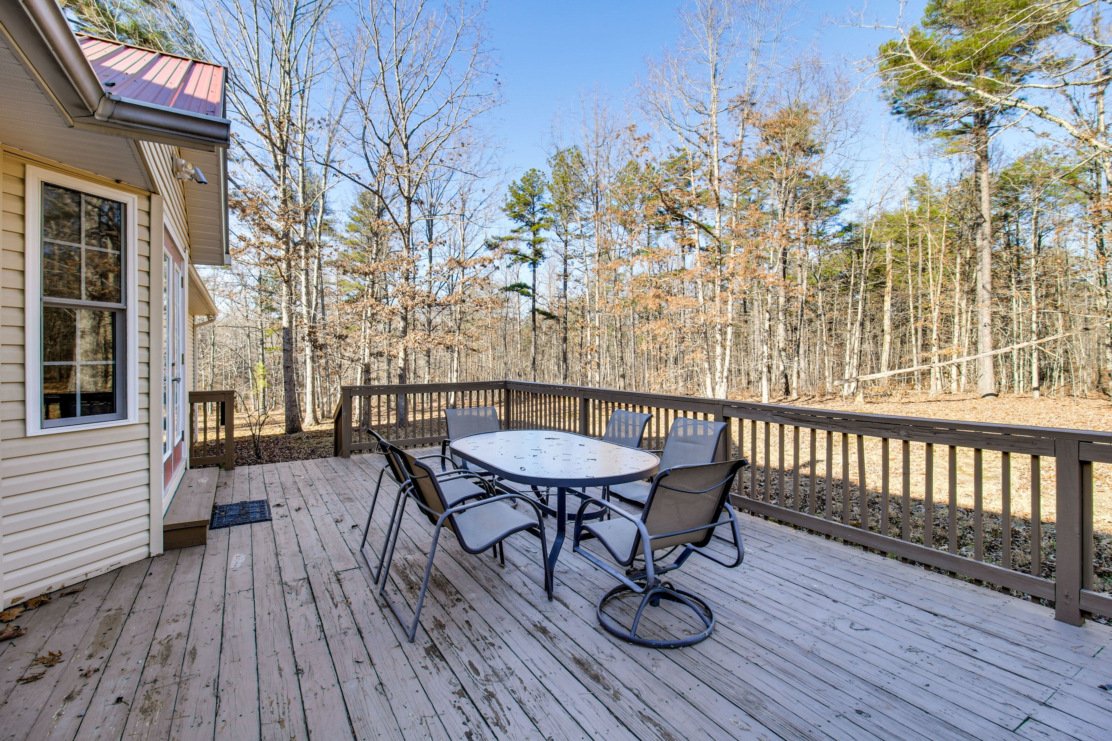 Deck | Dining Area | Charcoal Grill