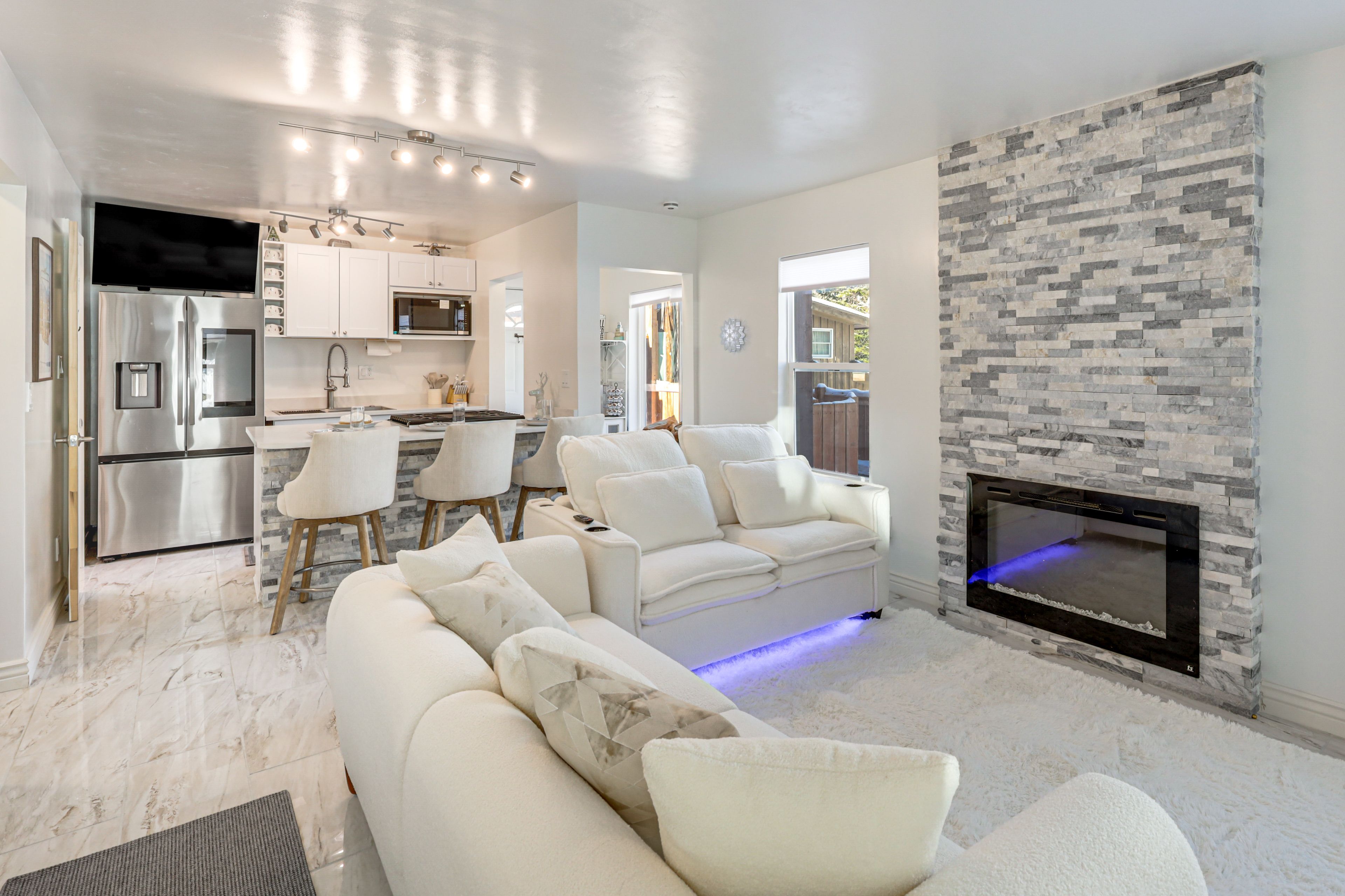 Vail Vacation Rental | 2BR | 2BA | 1,035 Sq Ft | 1 Exterior Step to Access