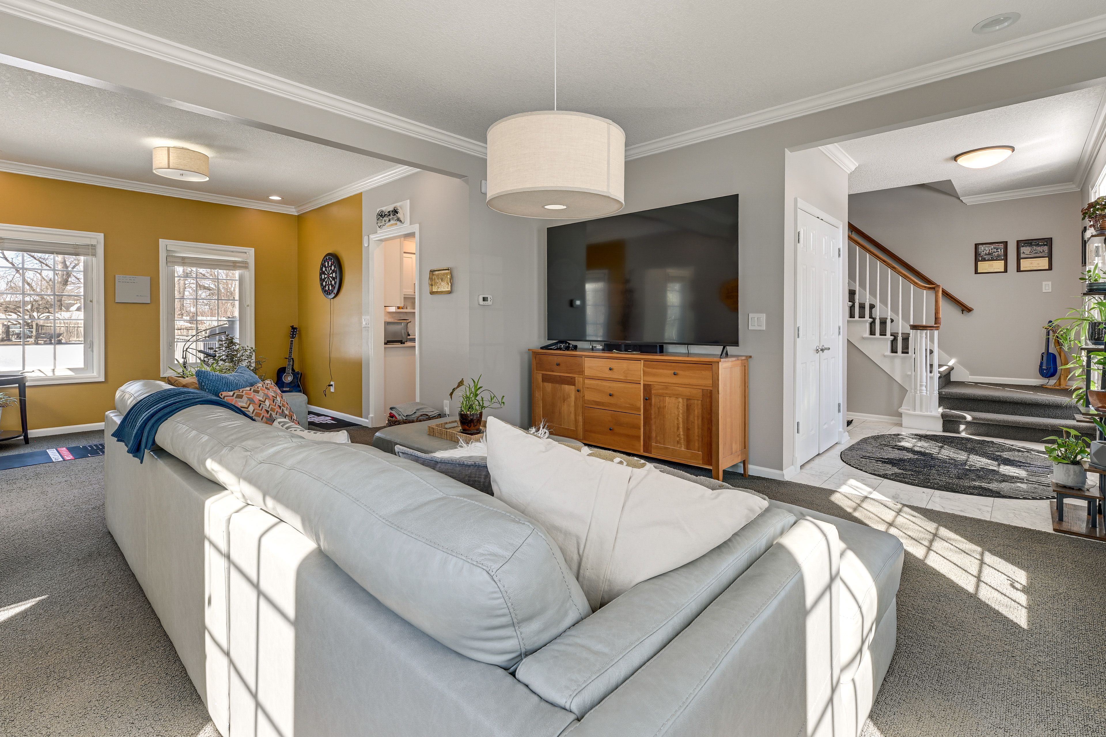 Living Room | Smart TV | Dartboard | 1st Floor