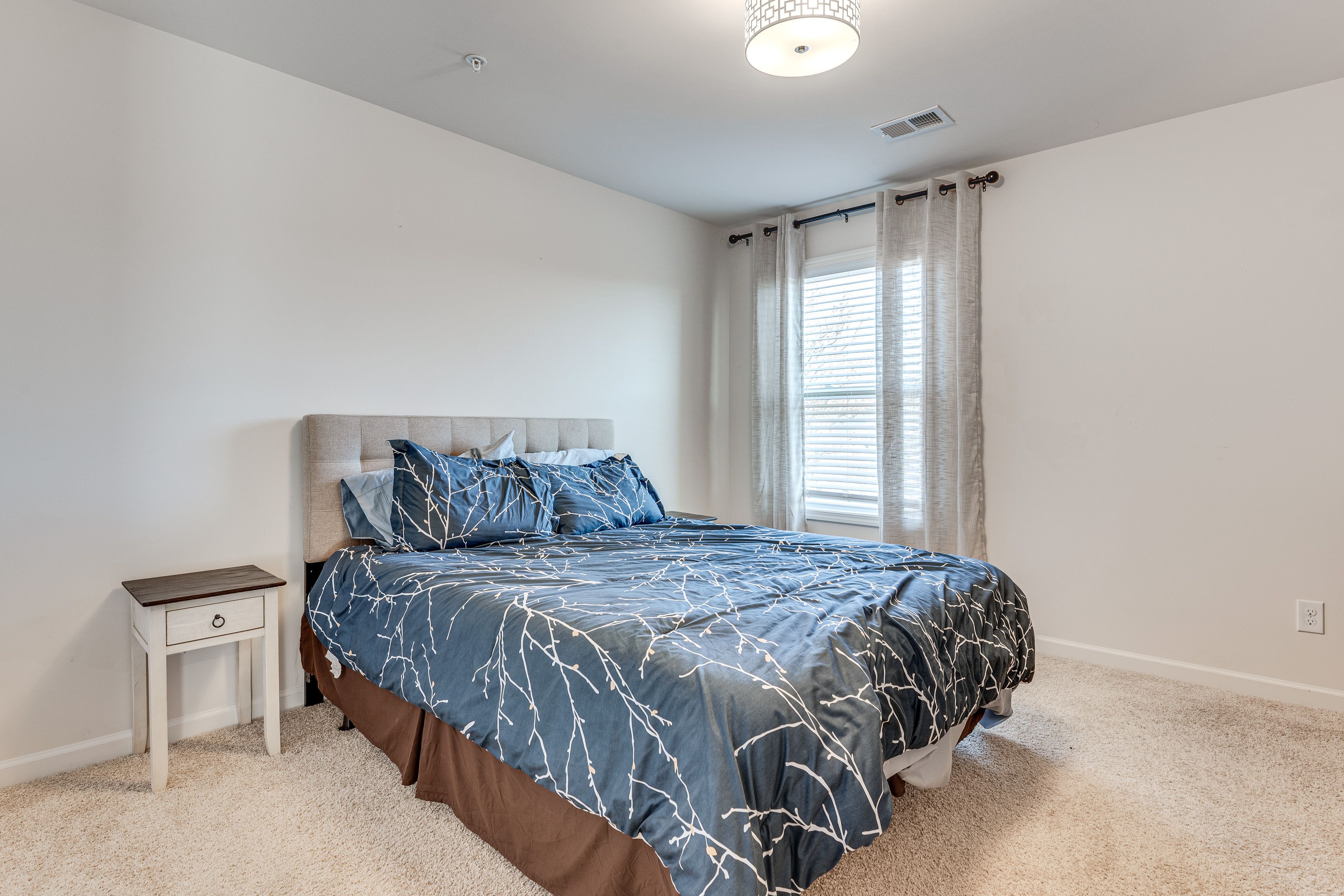 Bedroom 2 | Queen Bed | 2nd Floor