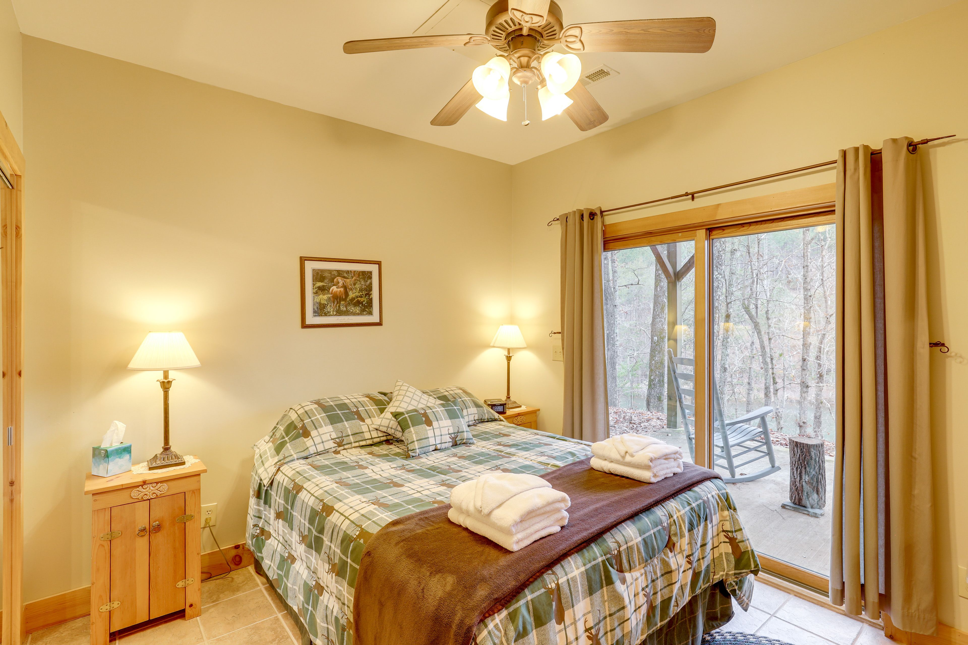 Bedroom 3 | Lower Level | Queen Bed