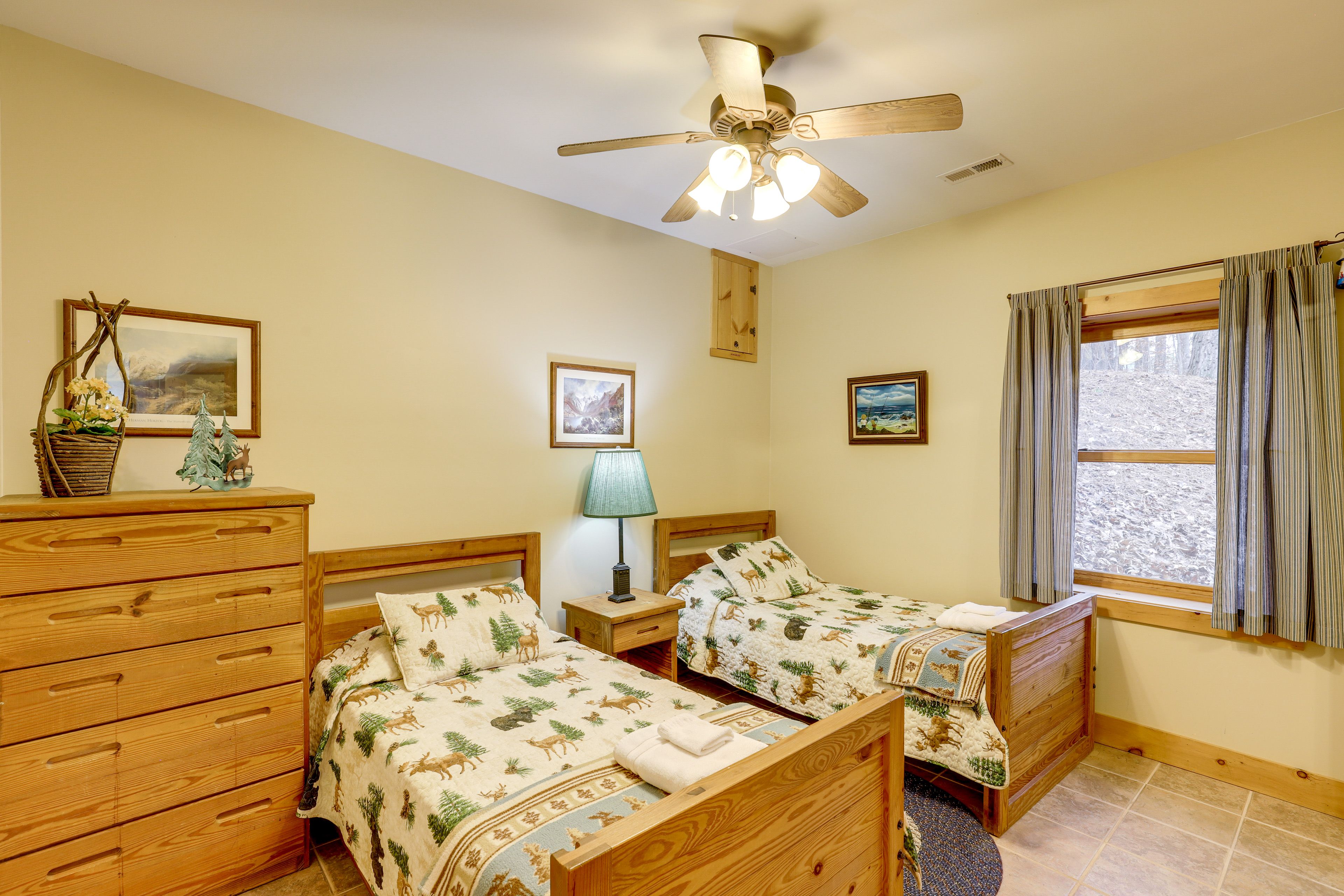 Bedroom 4 | Lower Level | 2 Twin Beds