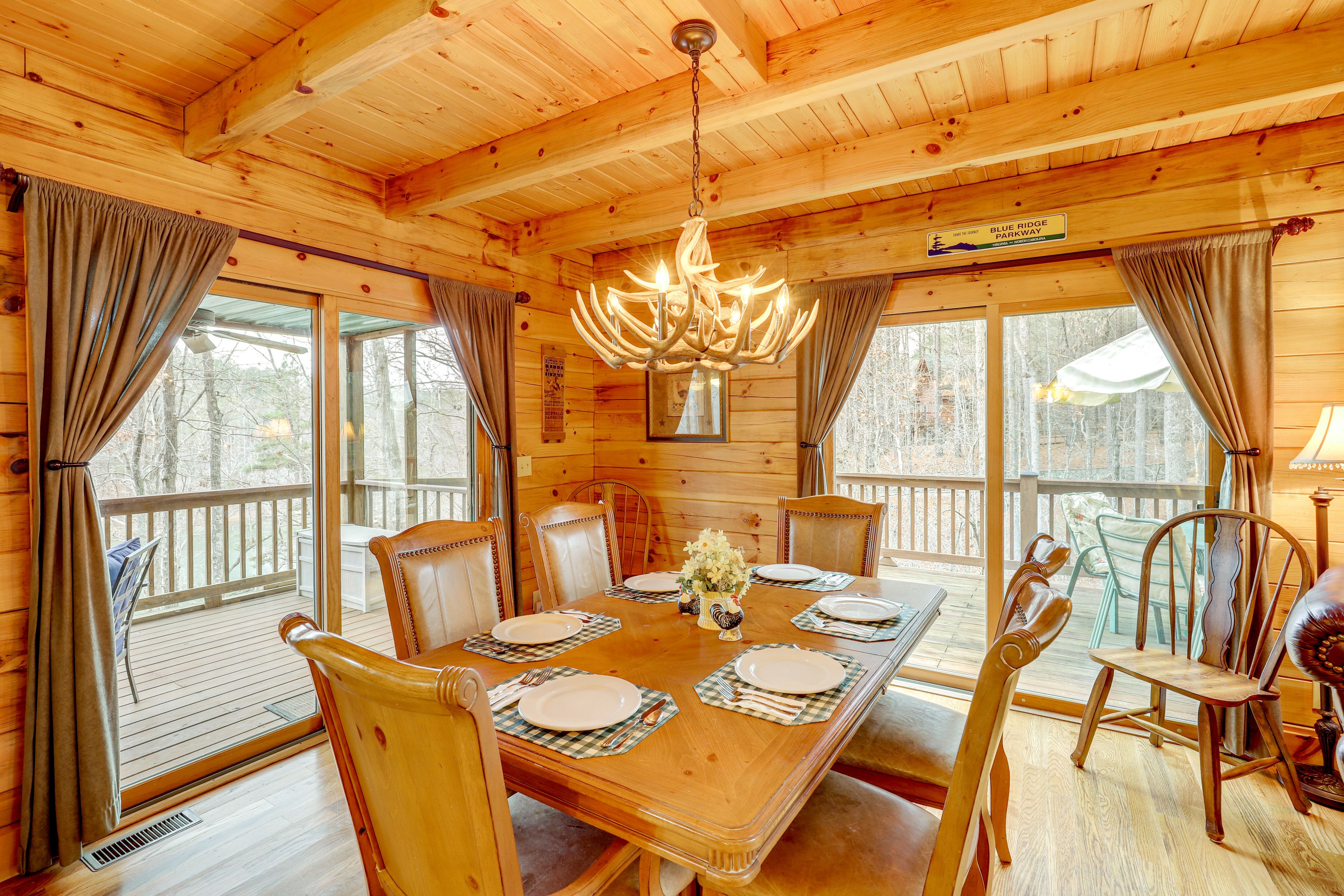 Dining Area | Main Level