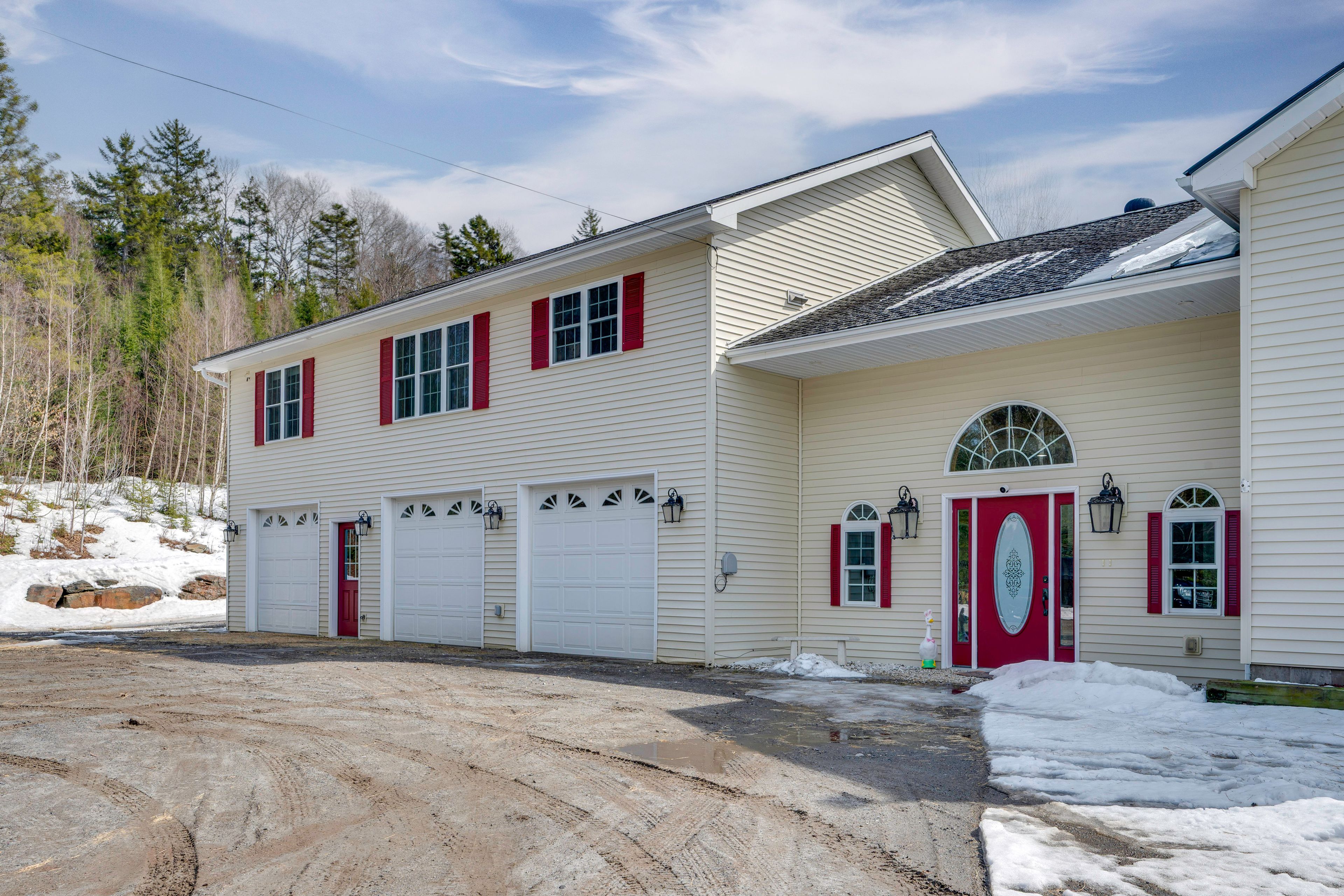 Shared Driveway Parking (2 Vehicles)