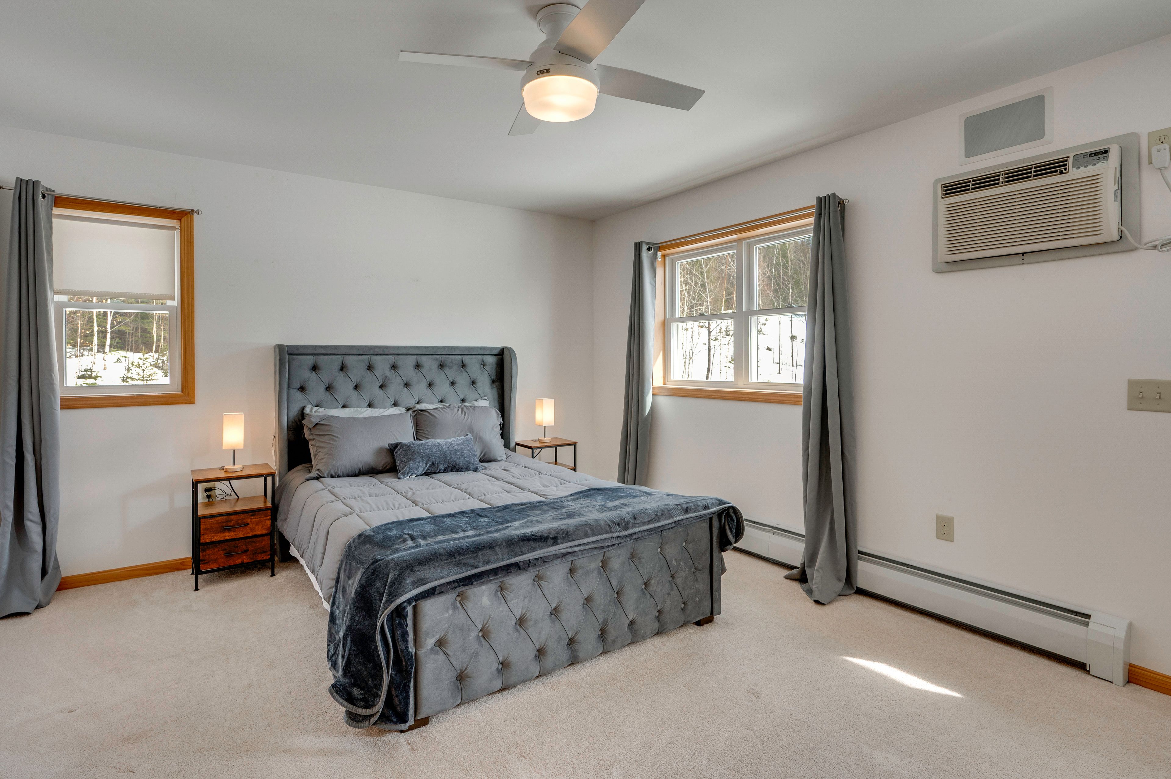 Bedroom 1 | Queen Bed | Main Floor