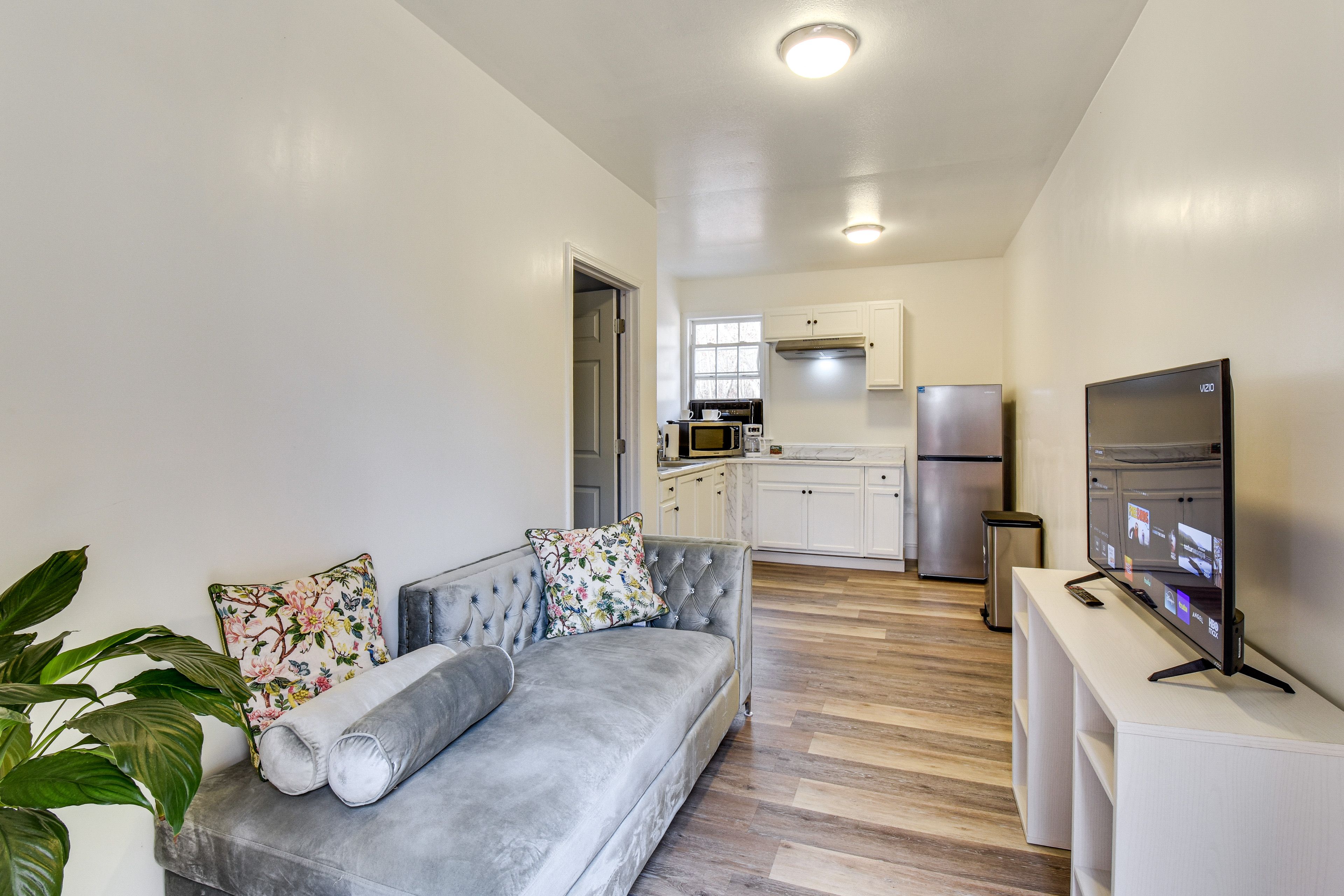 Alto Vacation Rental | 1BR | 1BA | Step-Free Access | 500 Sq Ft