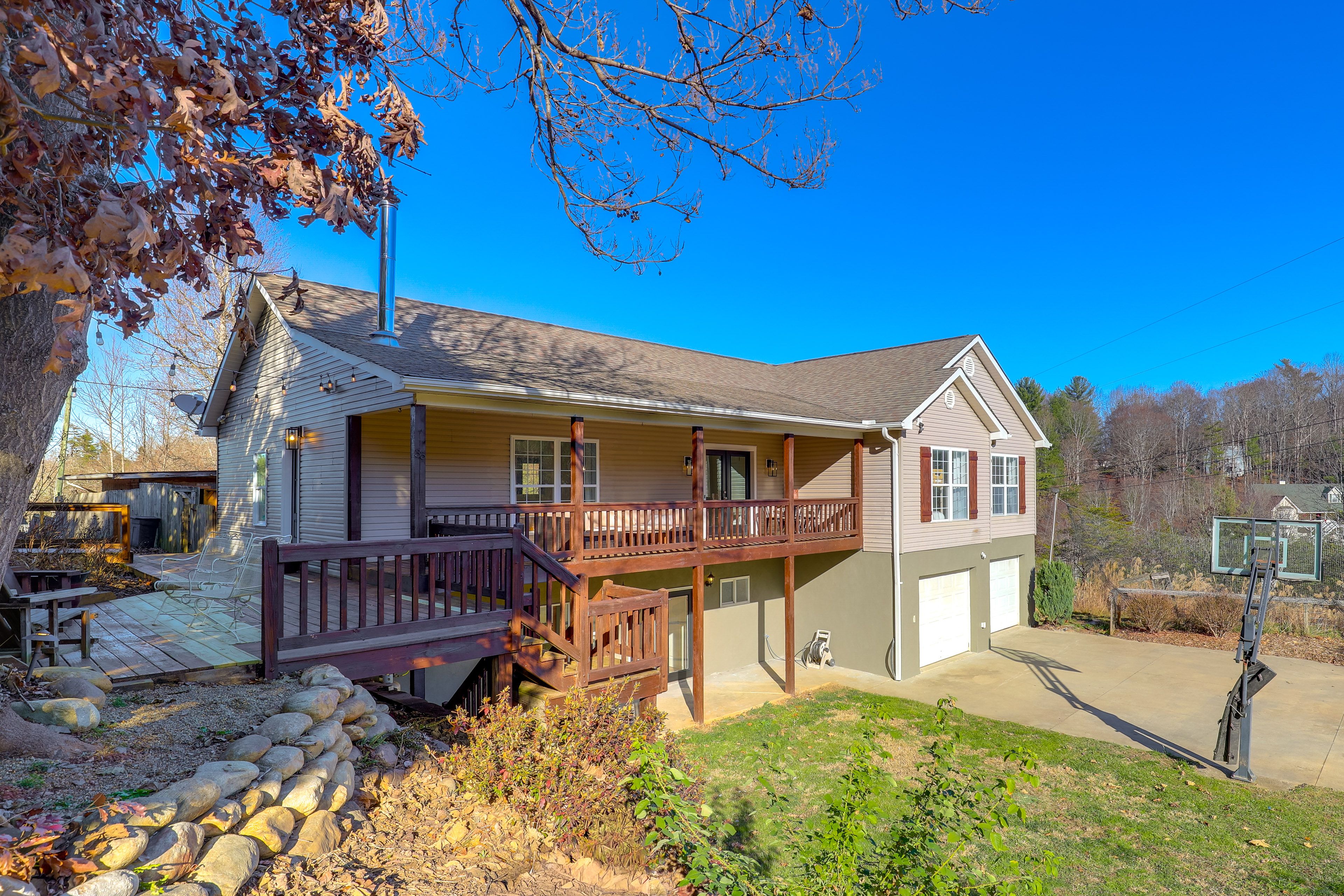 Exterior | Basketball Hoop