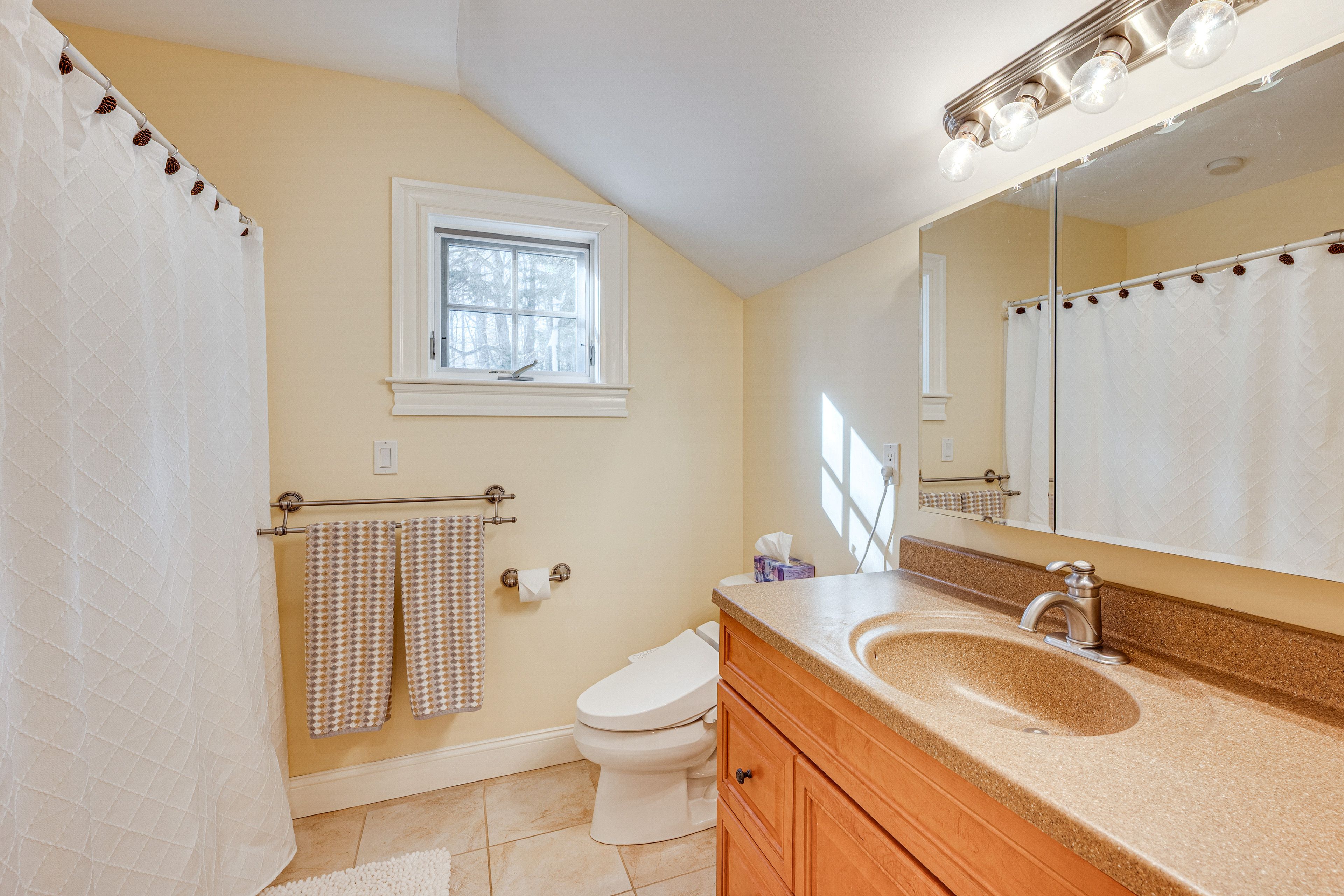 Bathroom | Upper Level