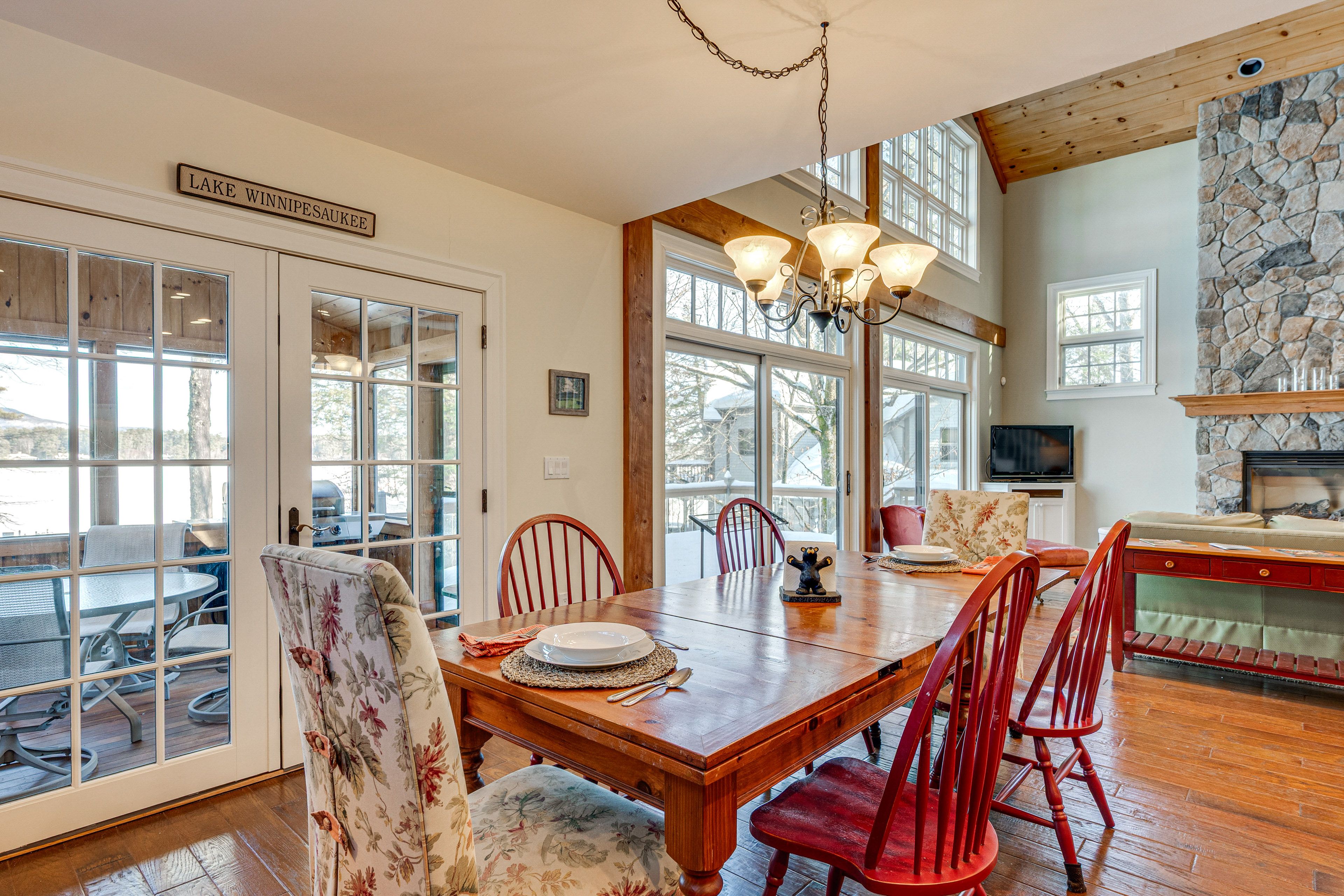 Dining Area | Dishware/Flatware Provided | Main Level