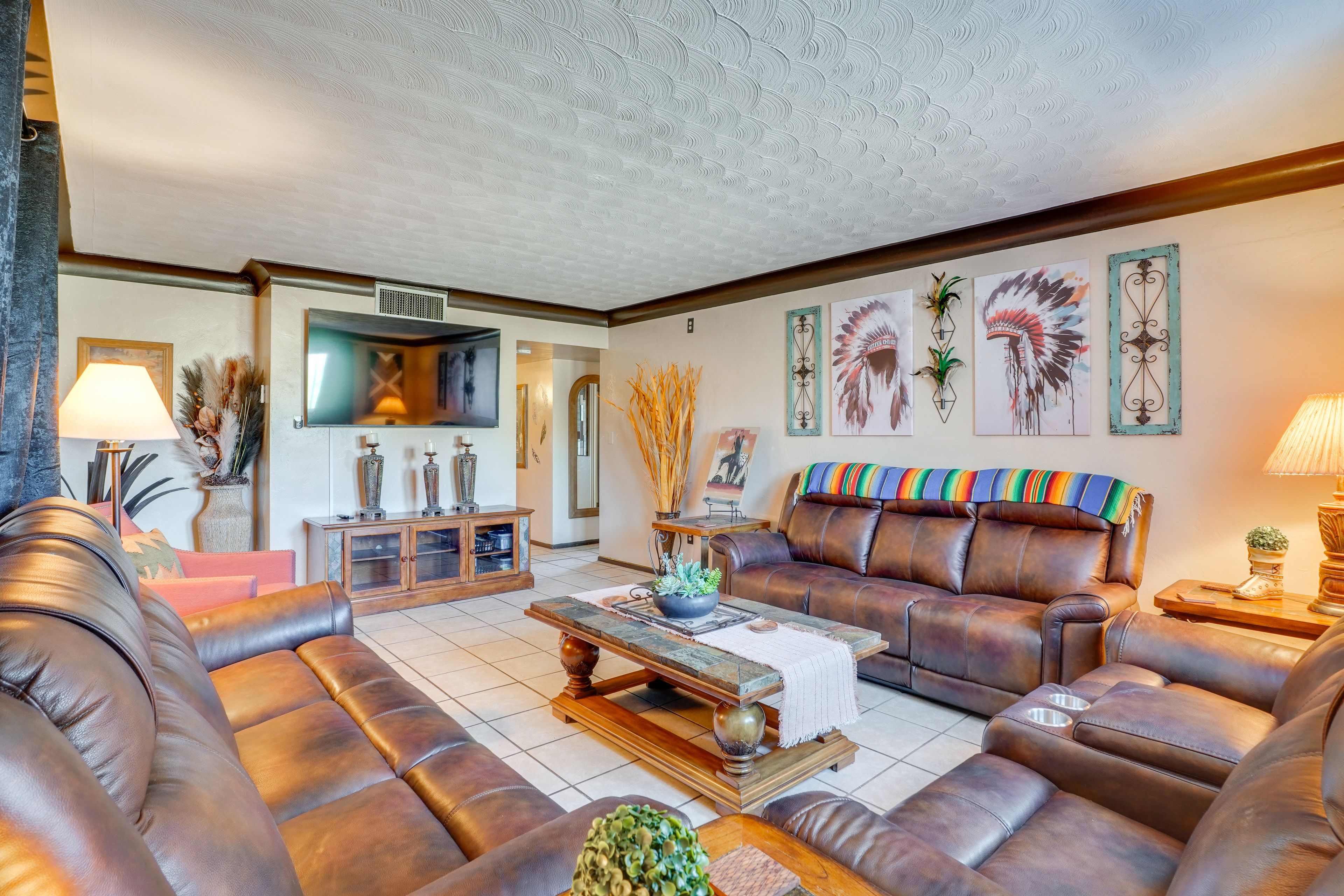 Living Room | Central Heat & A/C | Free WiFi | Smart TV