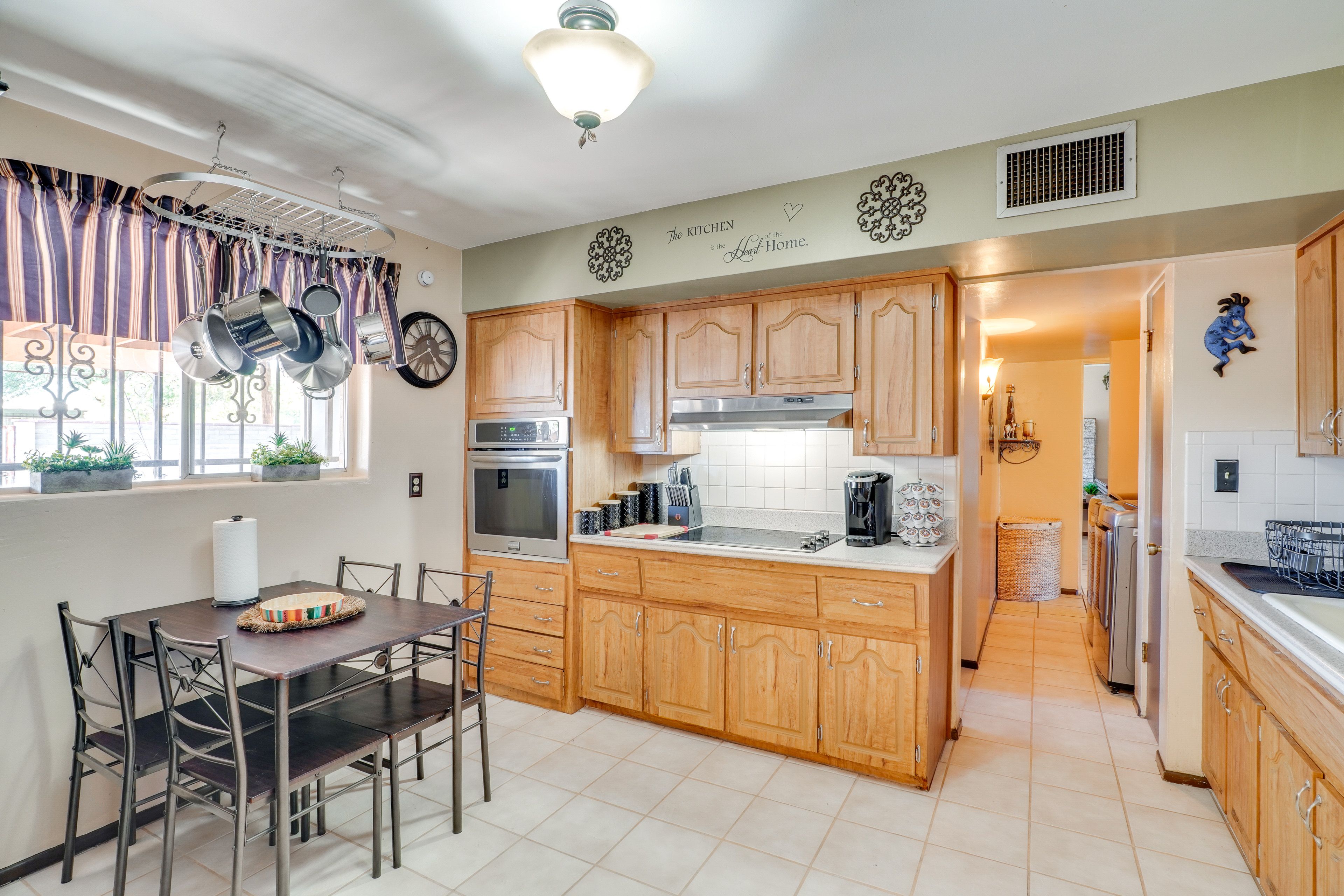 Eat-In Kitchen | Keurig & Drip Coffee Makers