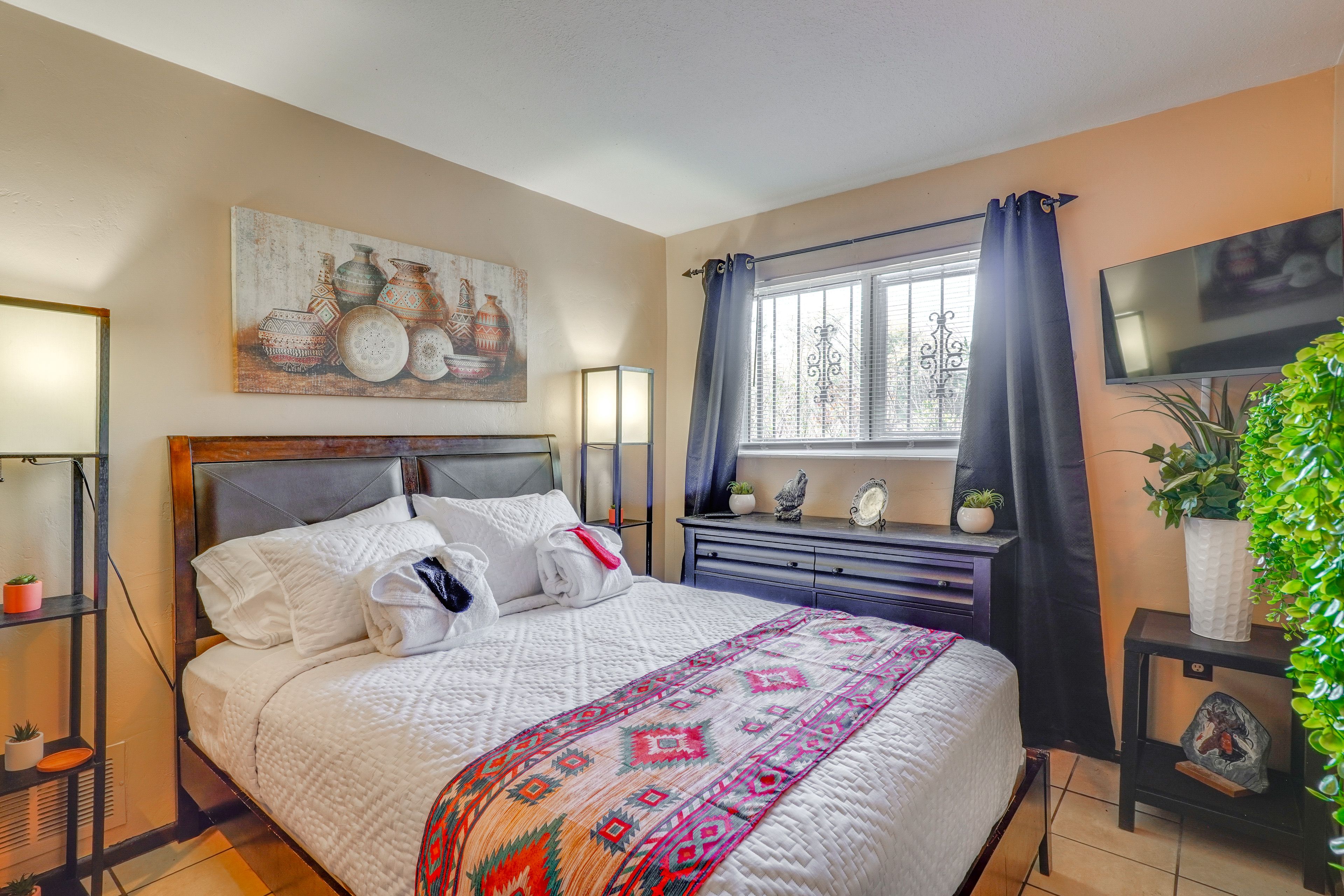 Bedroom 3 | Queen Bed | Smart TV