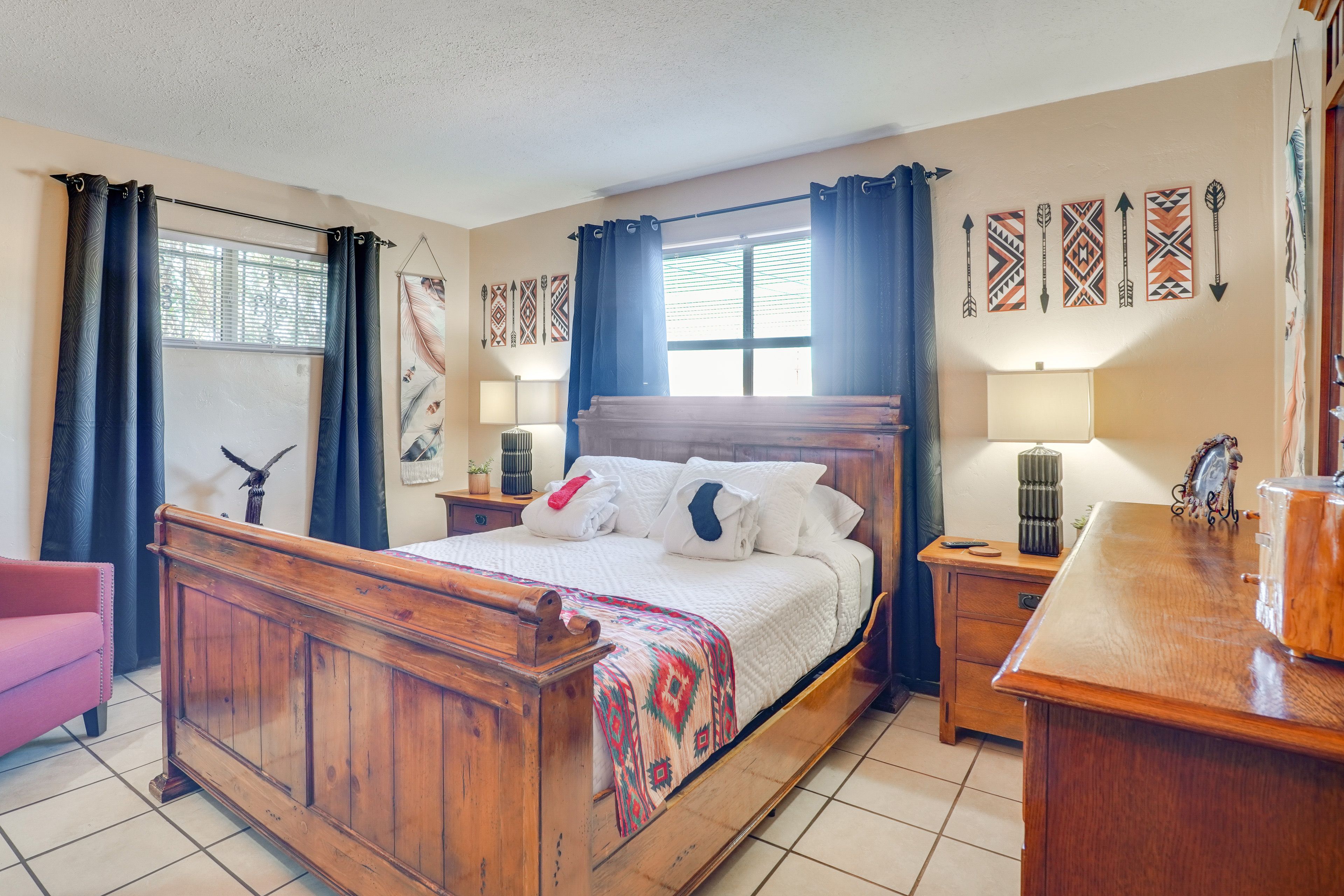 Bedroom 2 | Queen Bed | Smart TV