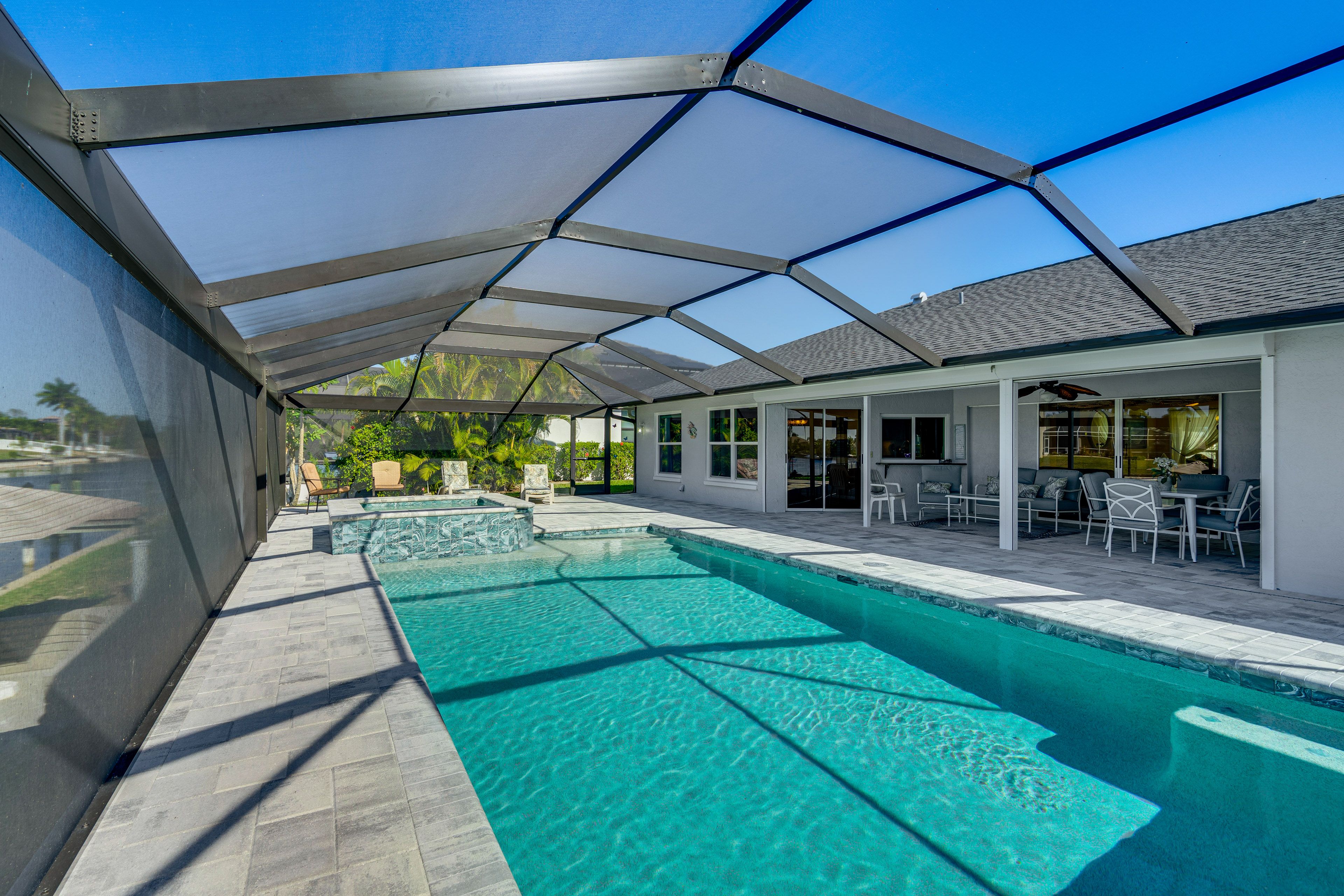 Private Pool & Hot Tub