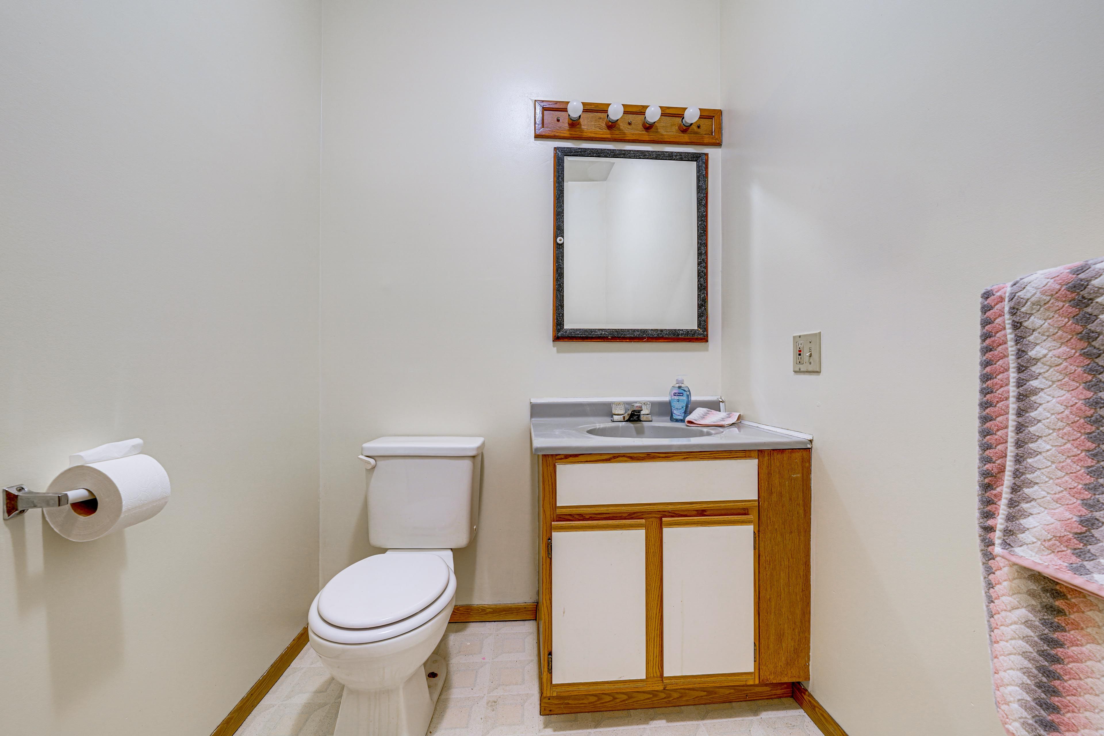 Half Bathroom | 2nd Floor