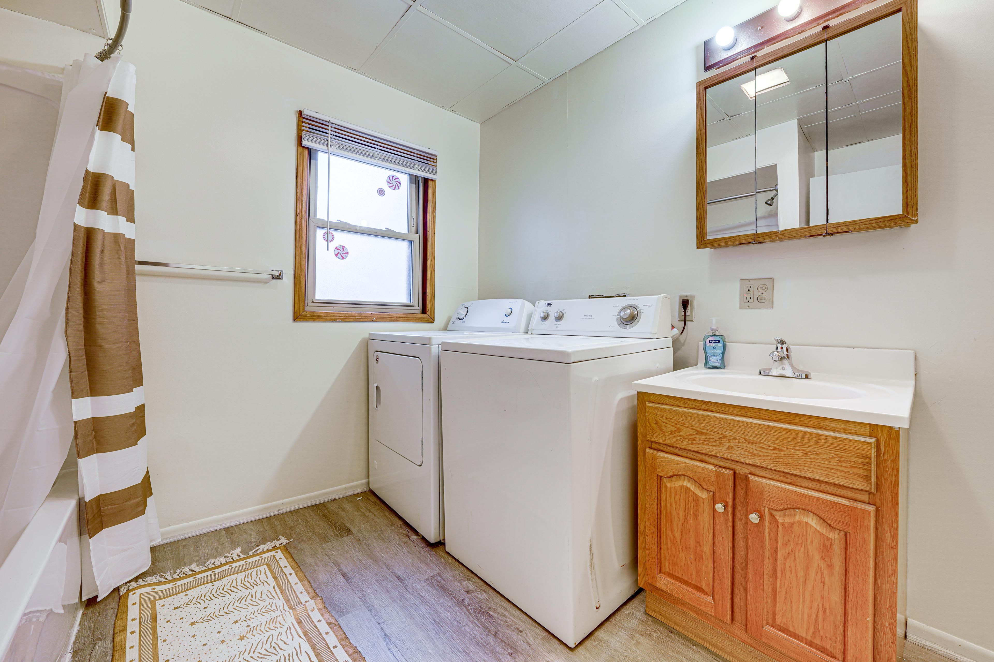 Full Bathroom | 1st Floor