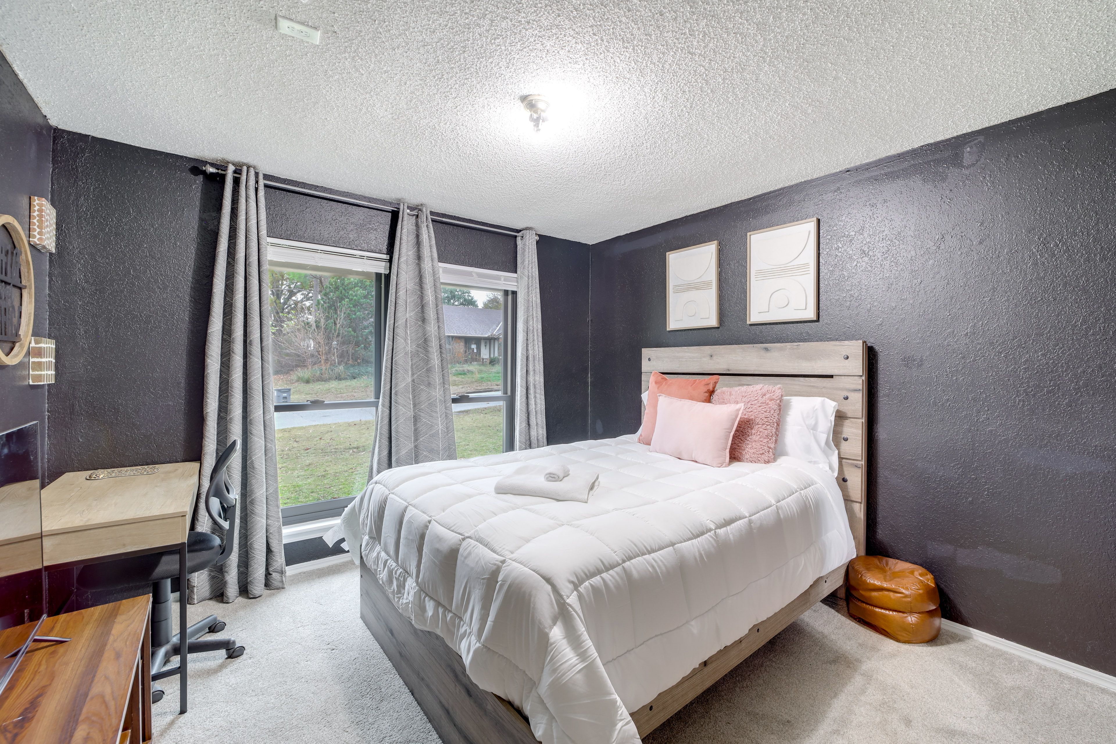 Bedroom 2 | Queen Bed | TV | Laptop Workspace | Free WiFi