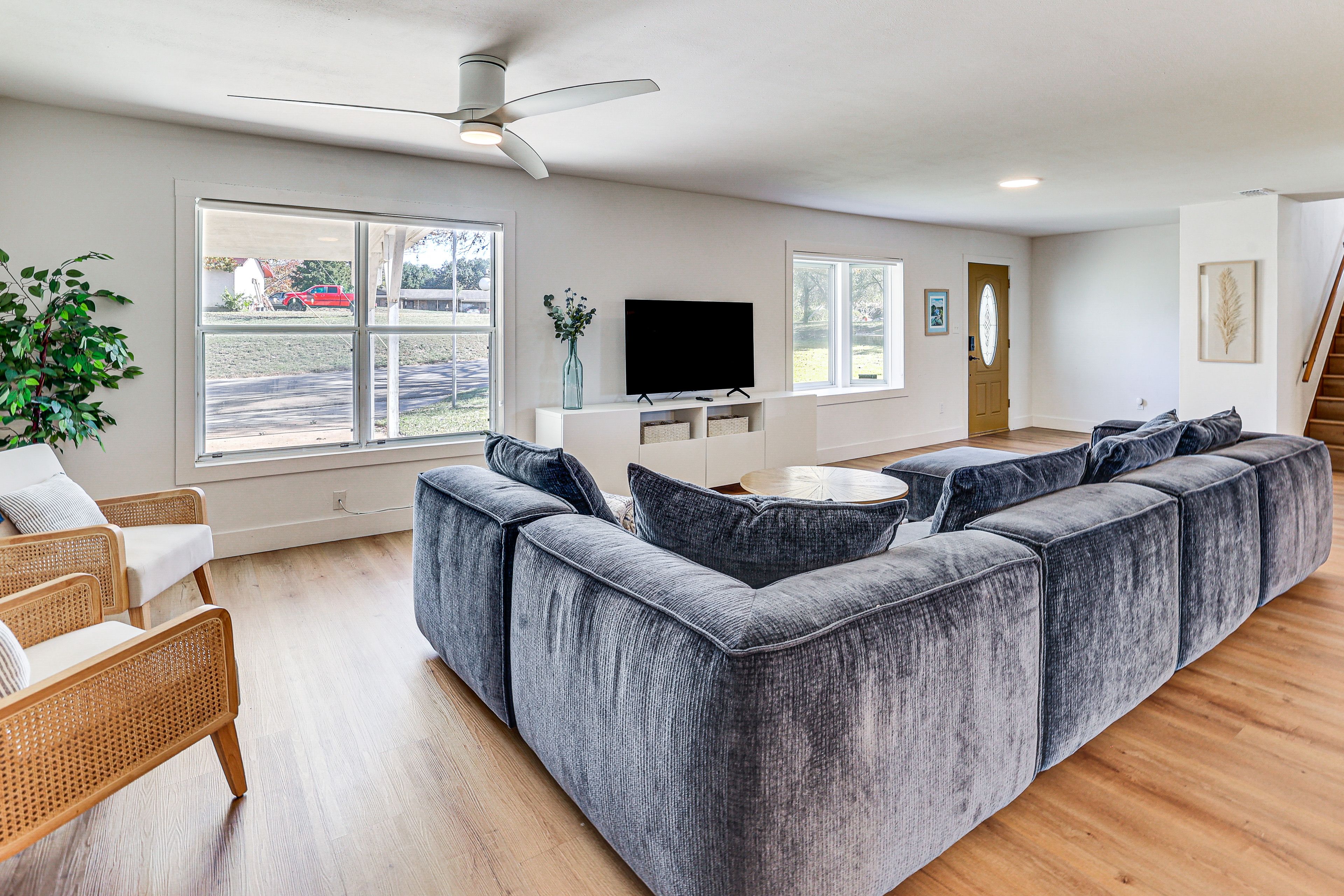 Living Room | Board Games | Smart TV | 1st Floor