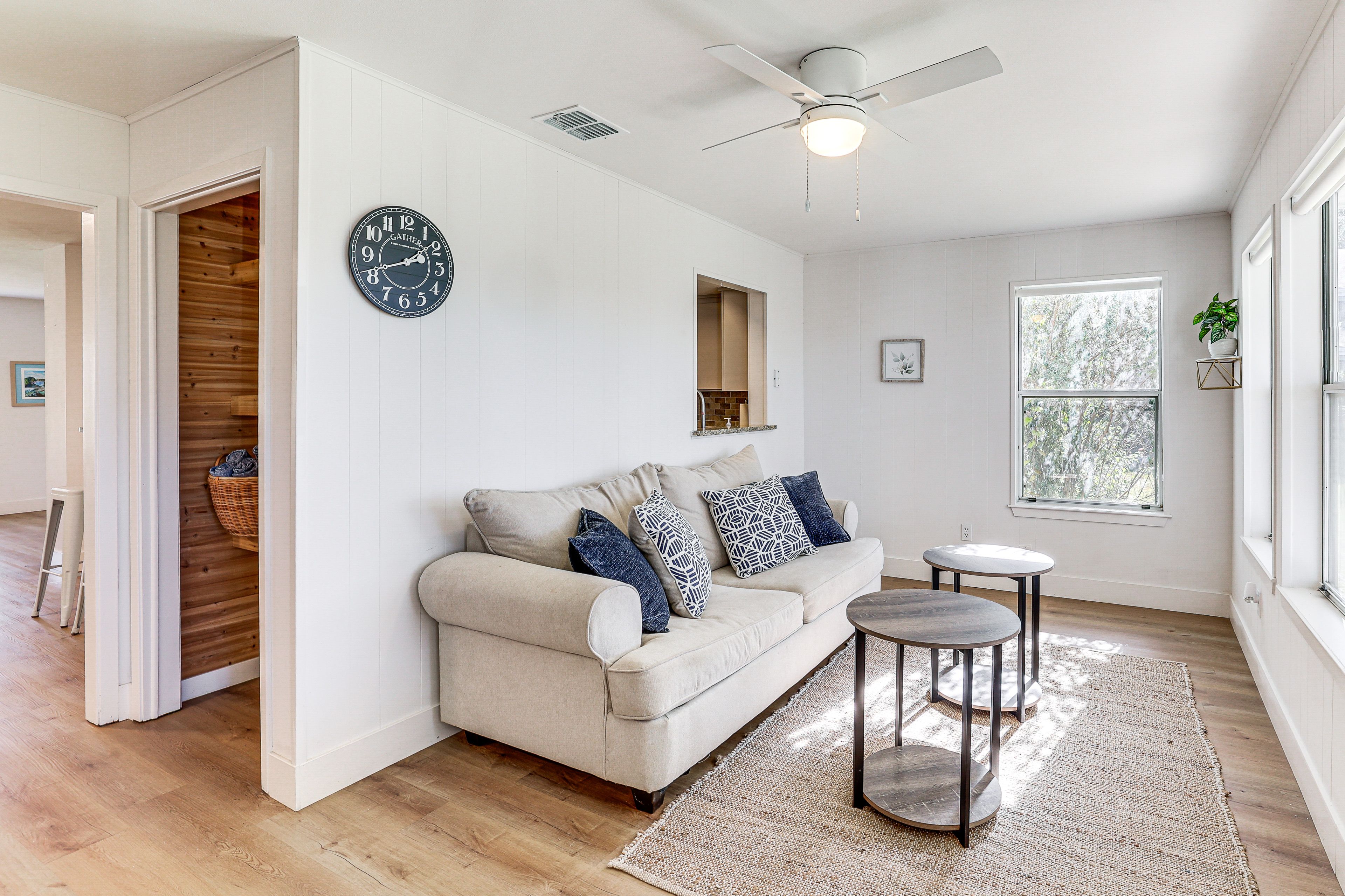 Den | Queen Sleeper Sofa | 1st Floor