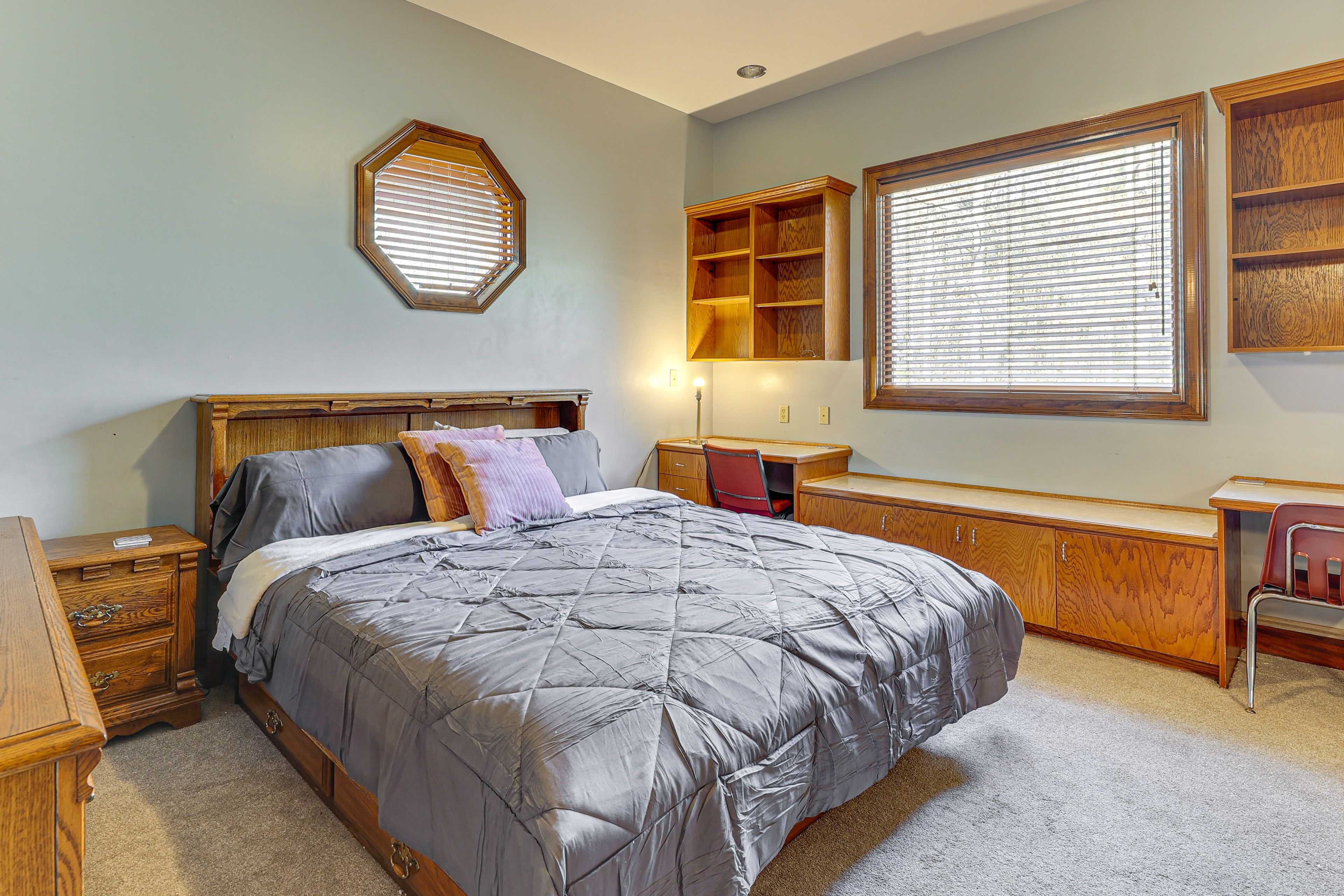 Bedroom 2 | King Bed