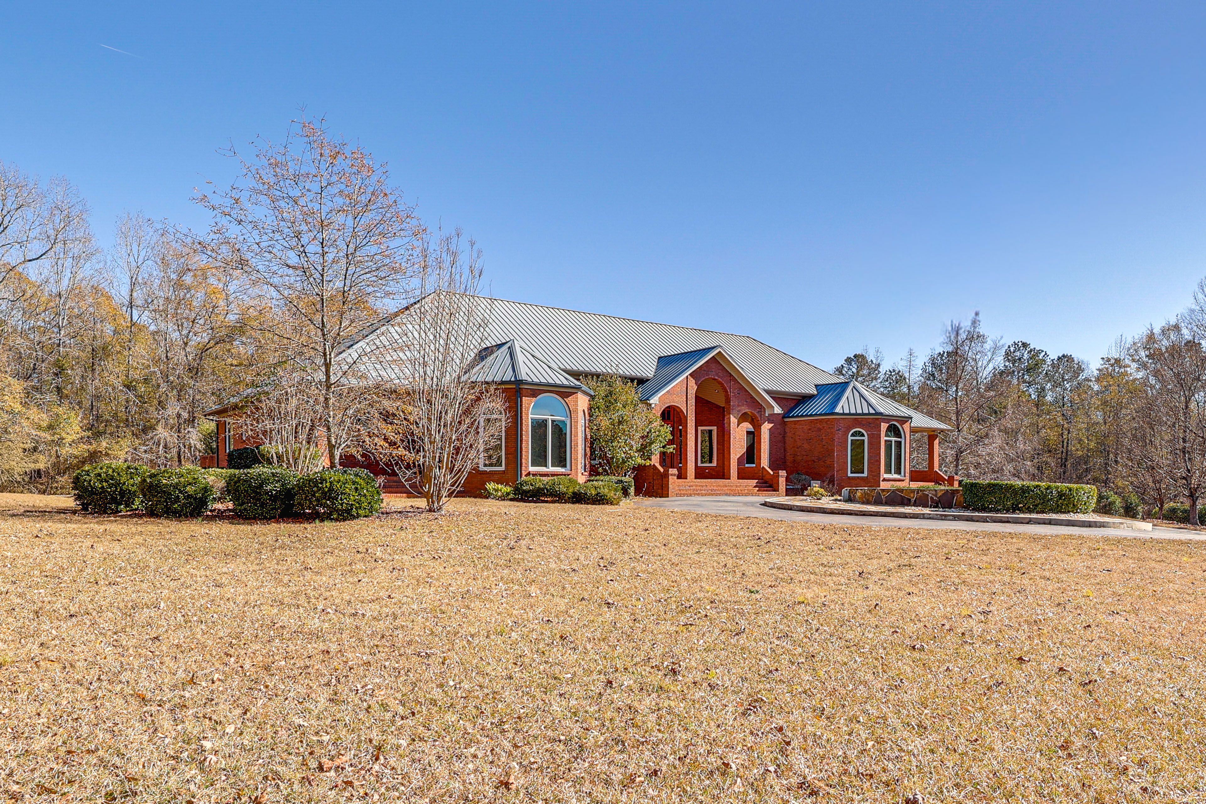 Parking | Shared Driveway (6 Vehicles)