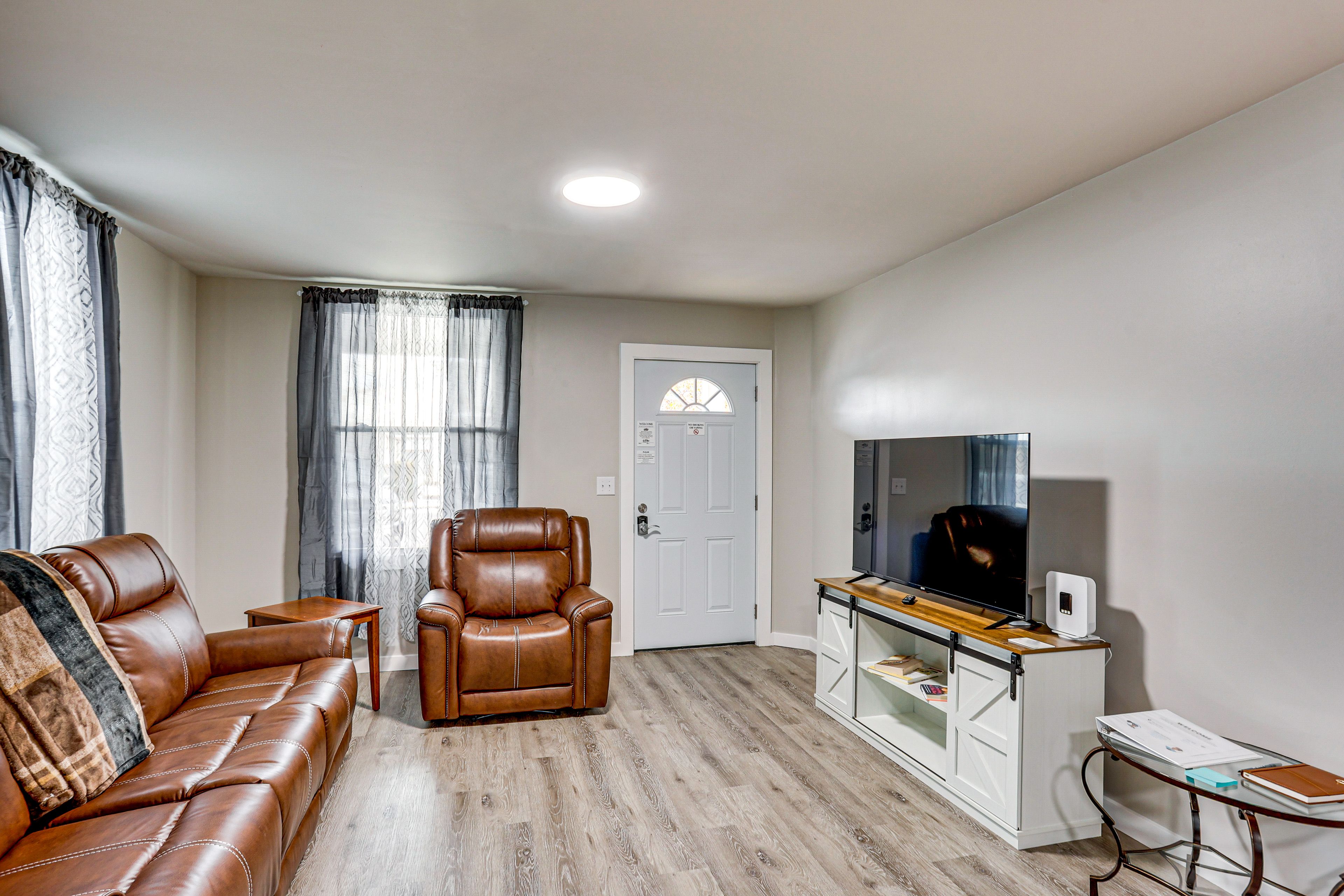 Living Room | Smart TV | 1st Floor