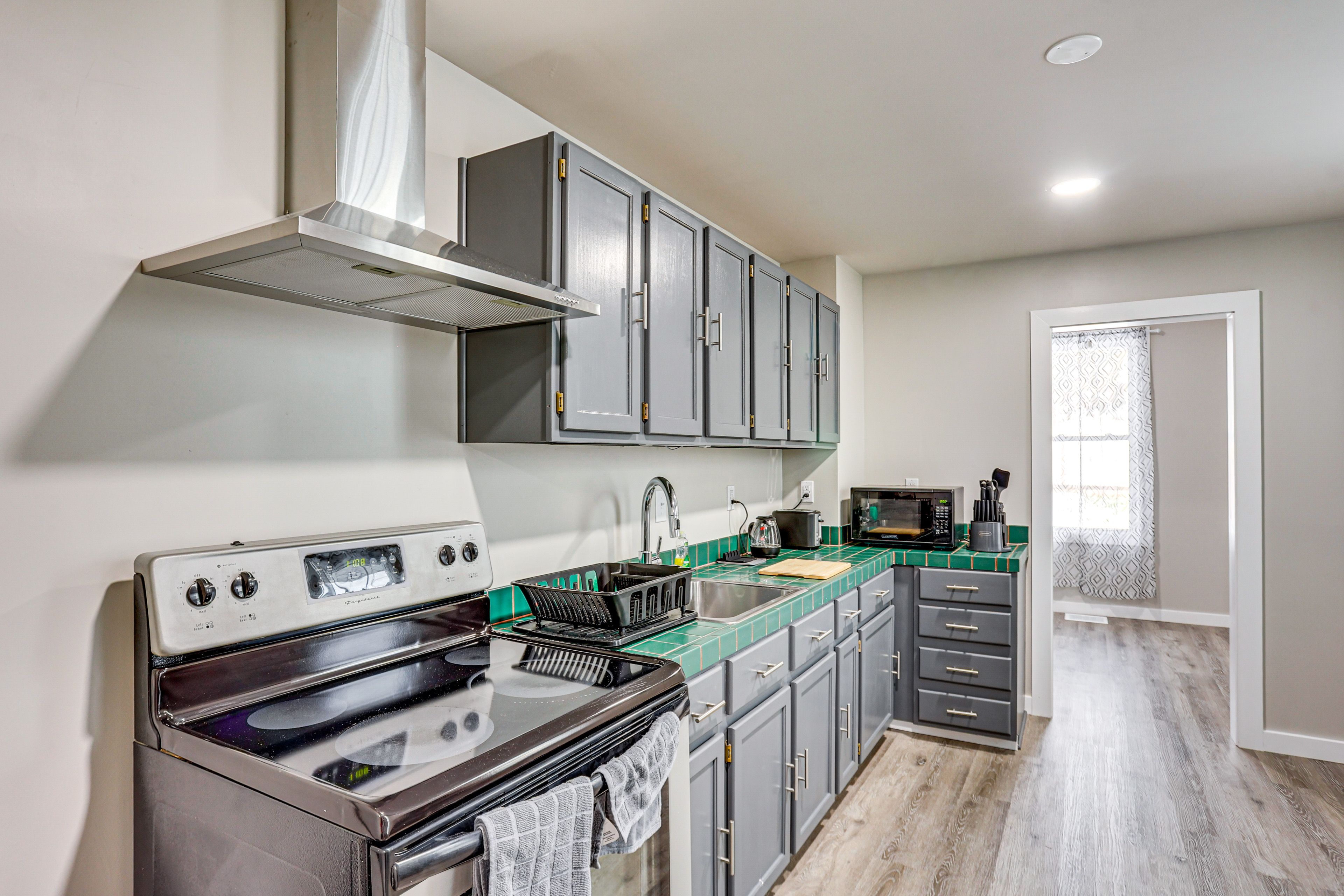 Kitchen | Refrigerator | Central Heating