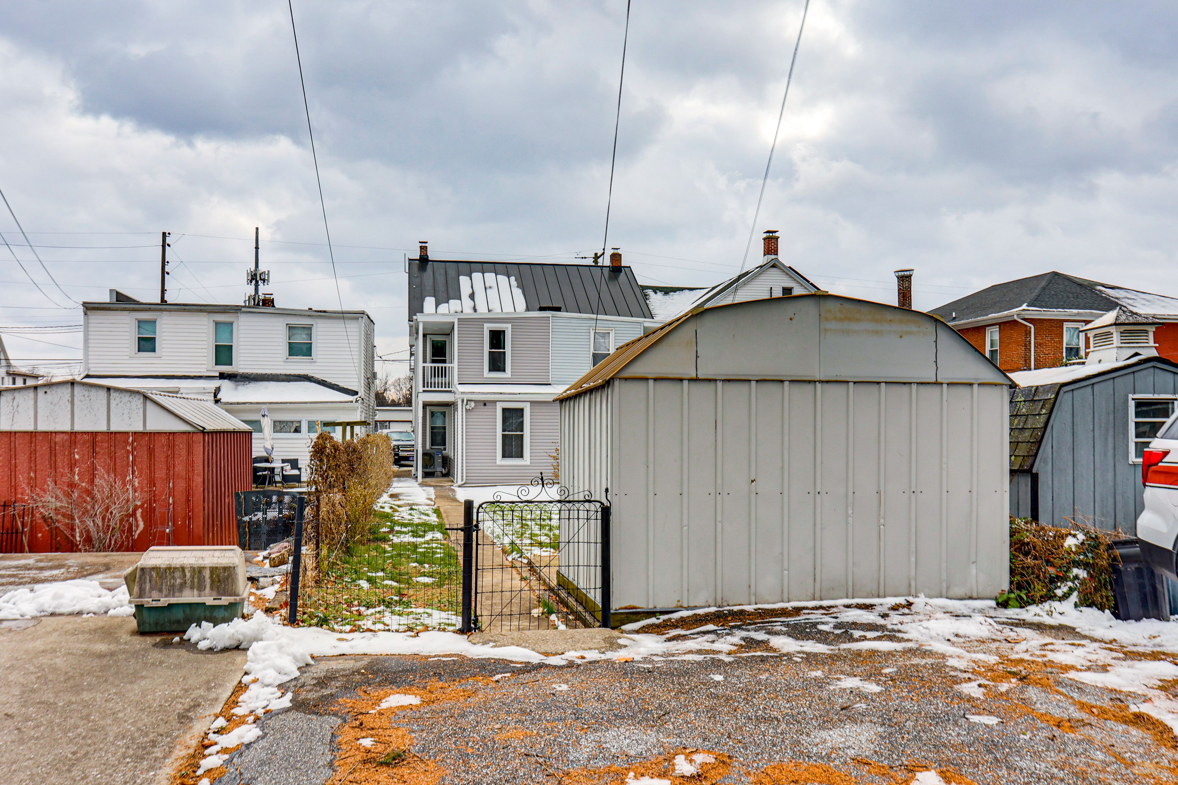 Parking | Driveway (1 Vehicle) | Surface Lot (1 Vehicle)