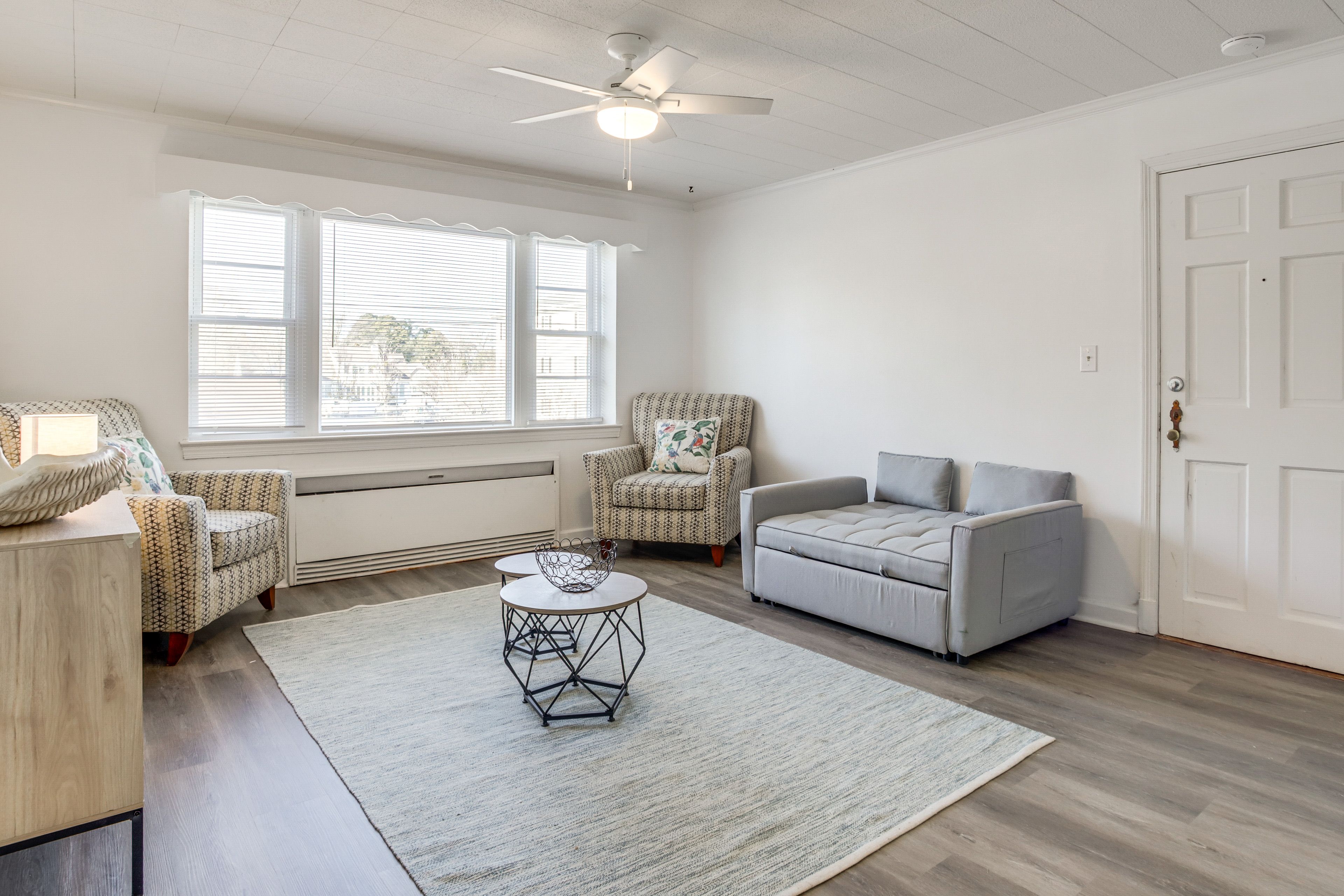 Living Room | Full Sleeper Sofa | Free WiFi