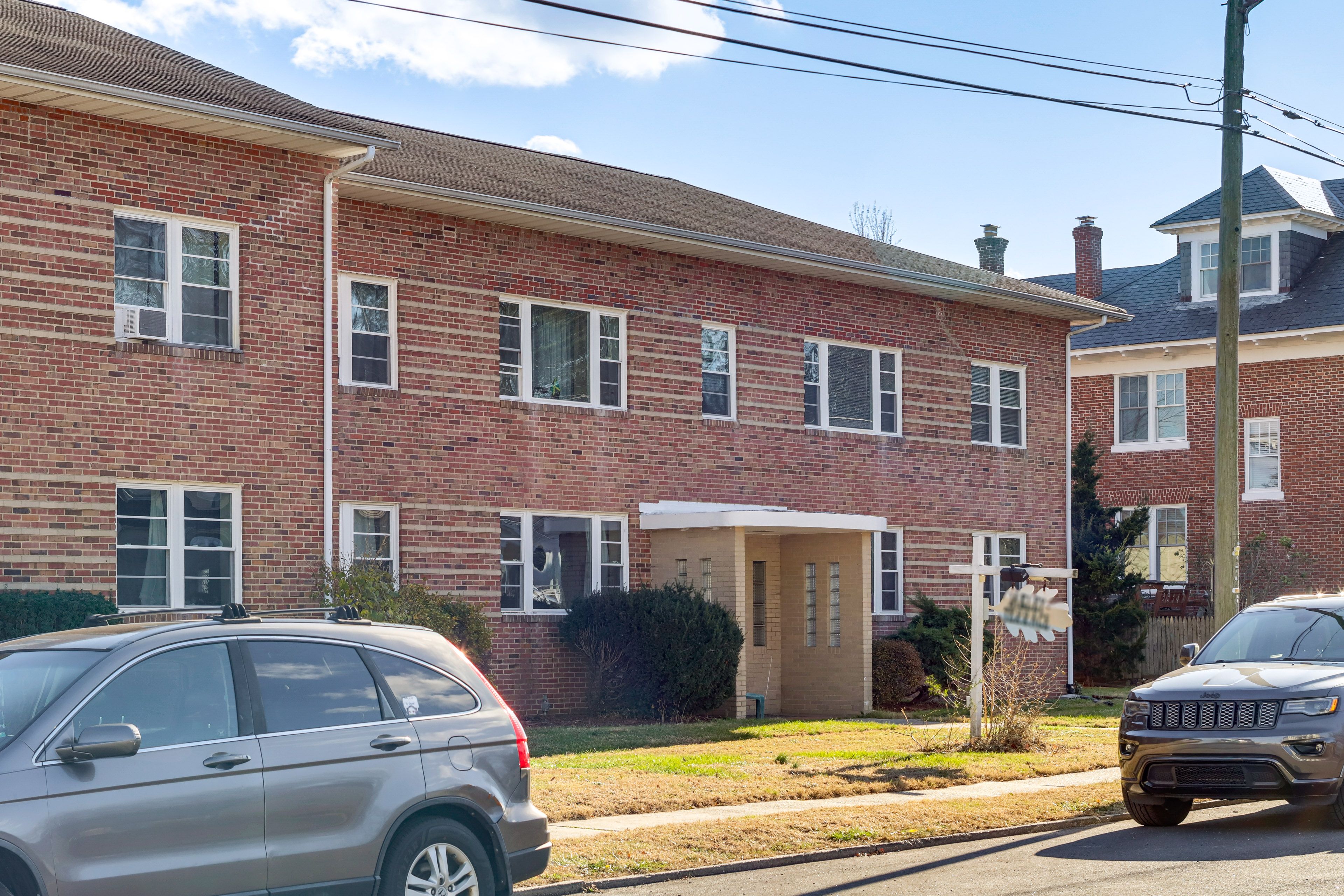 Parking | Community Lot (4 Vehicles)