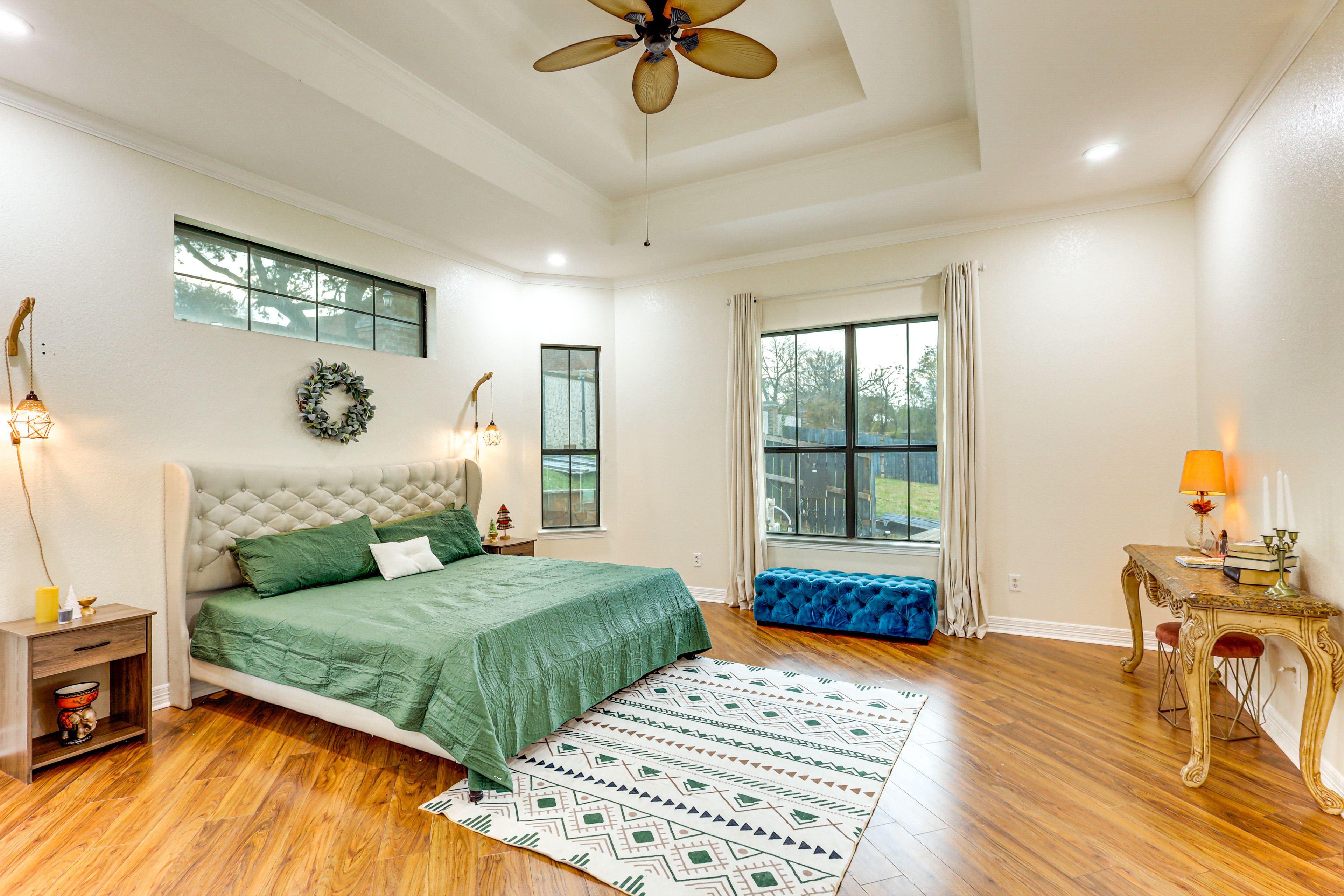 Bedroom 1 | King Bed