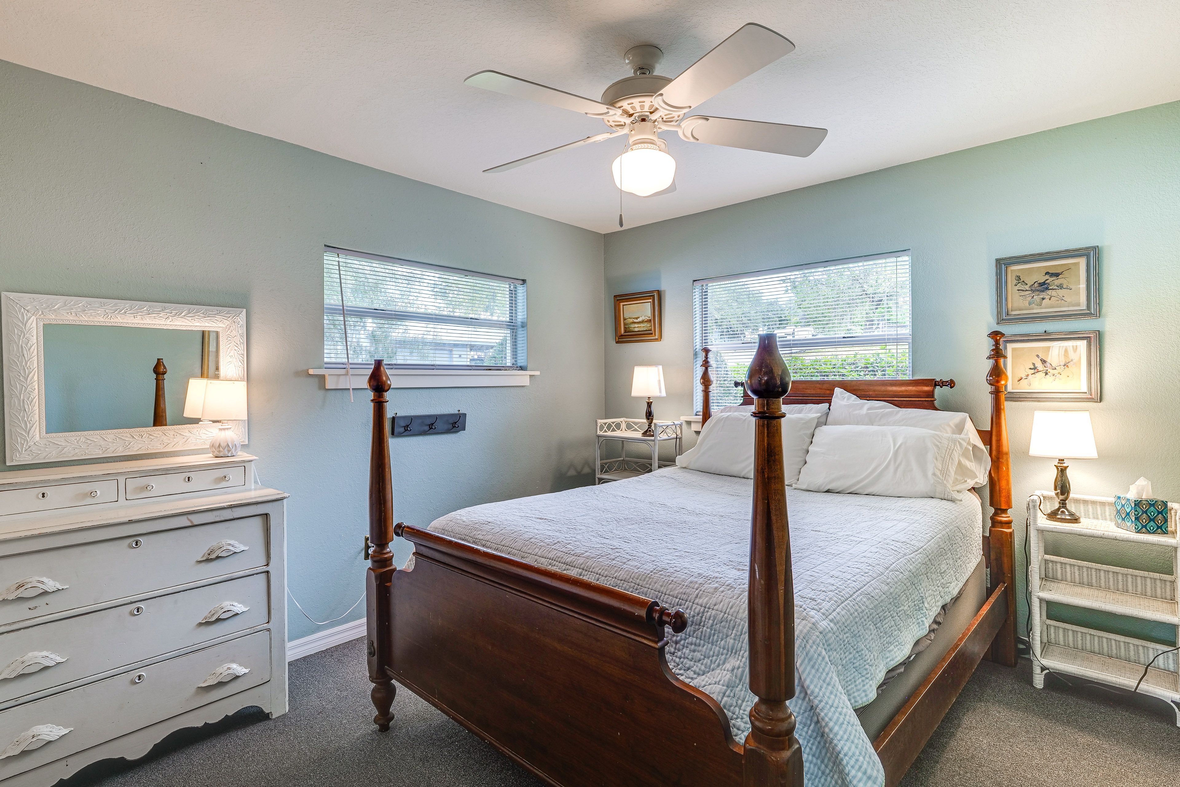 Bedroom 2 | Queen Bed