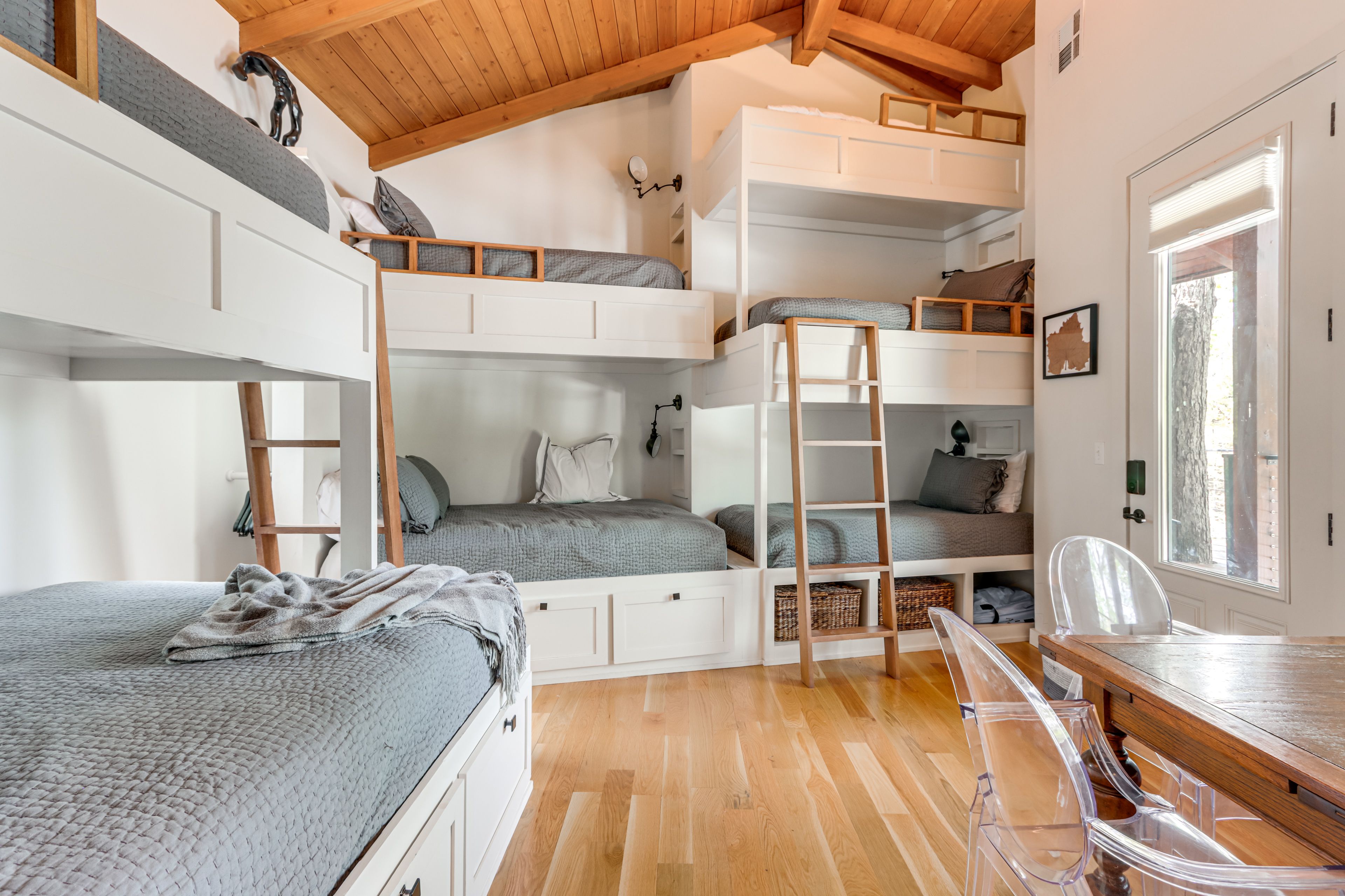 Bedroom 2 | 2 Twin/Queen Bunk Beds | Twin Bunk Bed