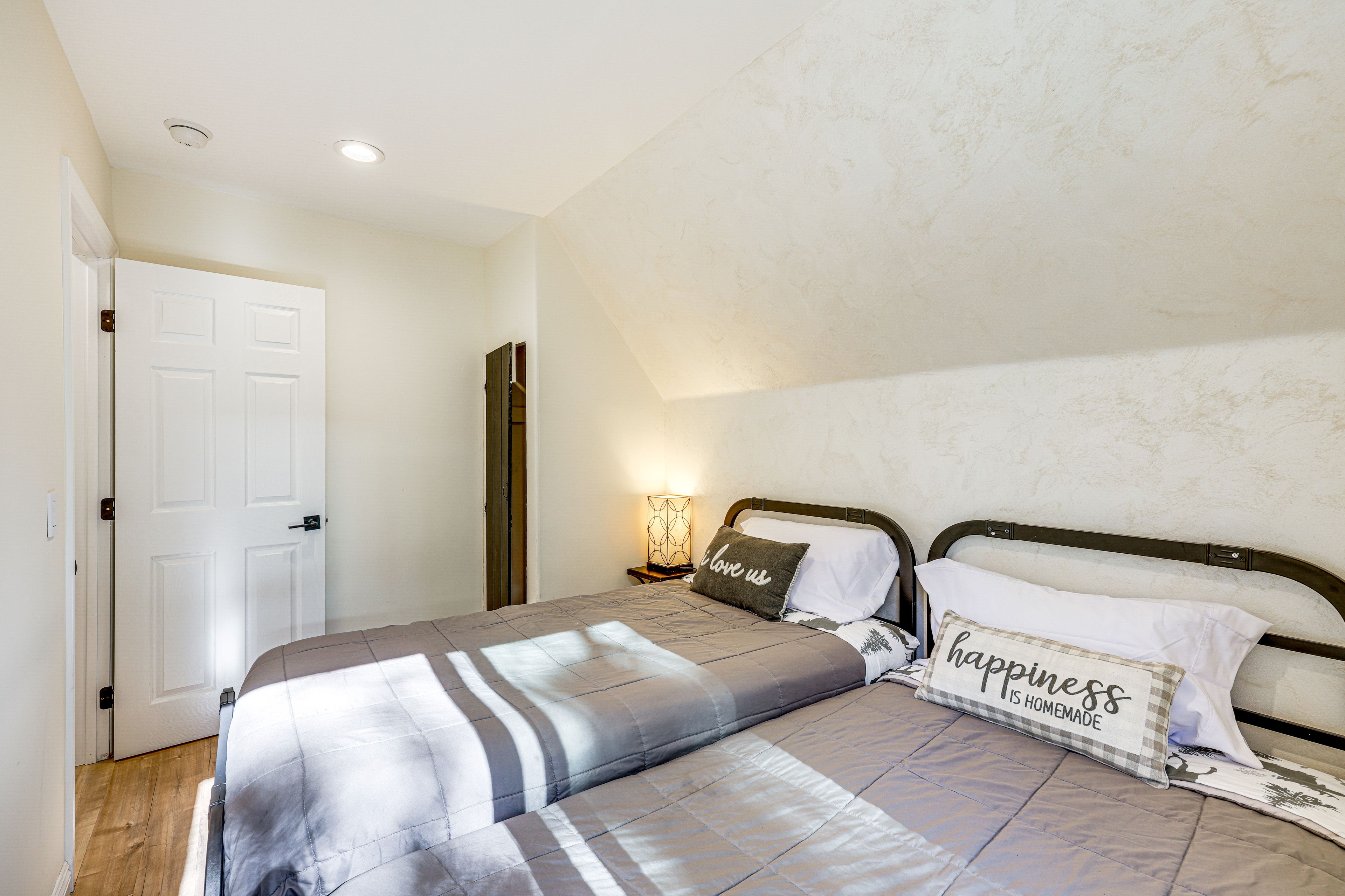 Bedroom 2 | 2 Twin Beds | Backyard Access