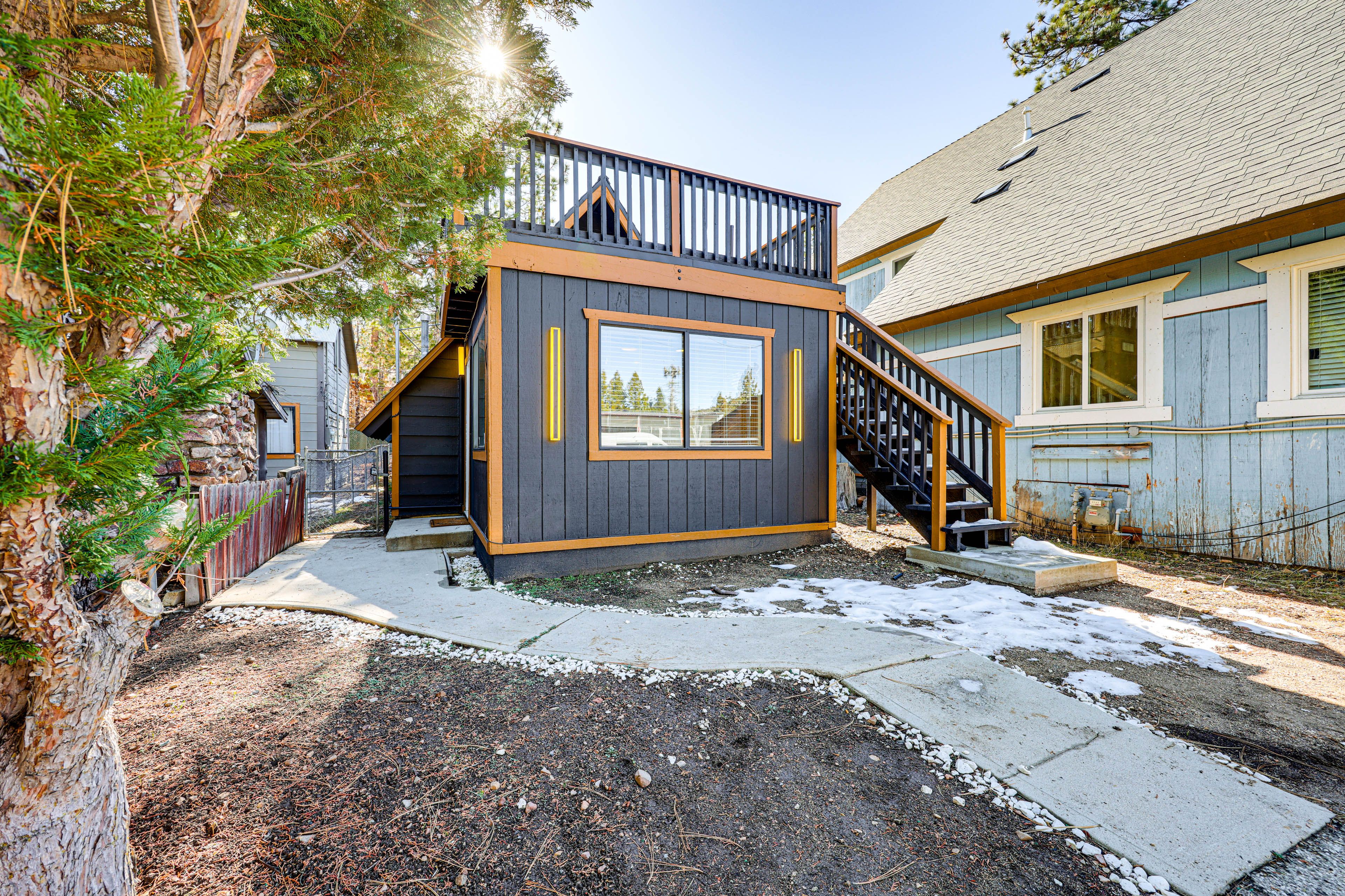 Single-Story Cabin | Self Check-In | 4 Mi to Snow Summit