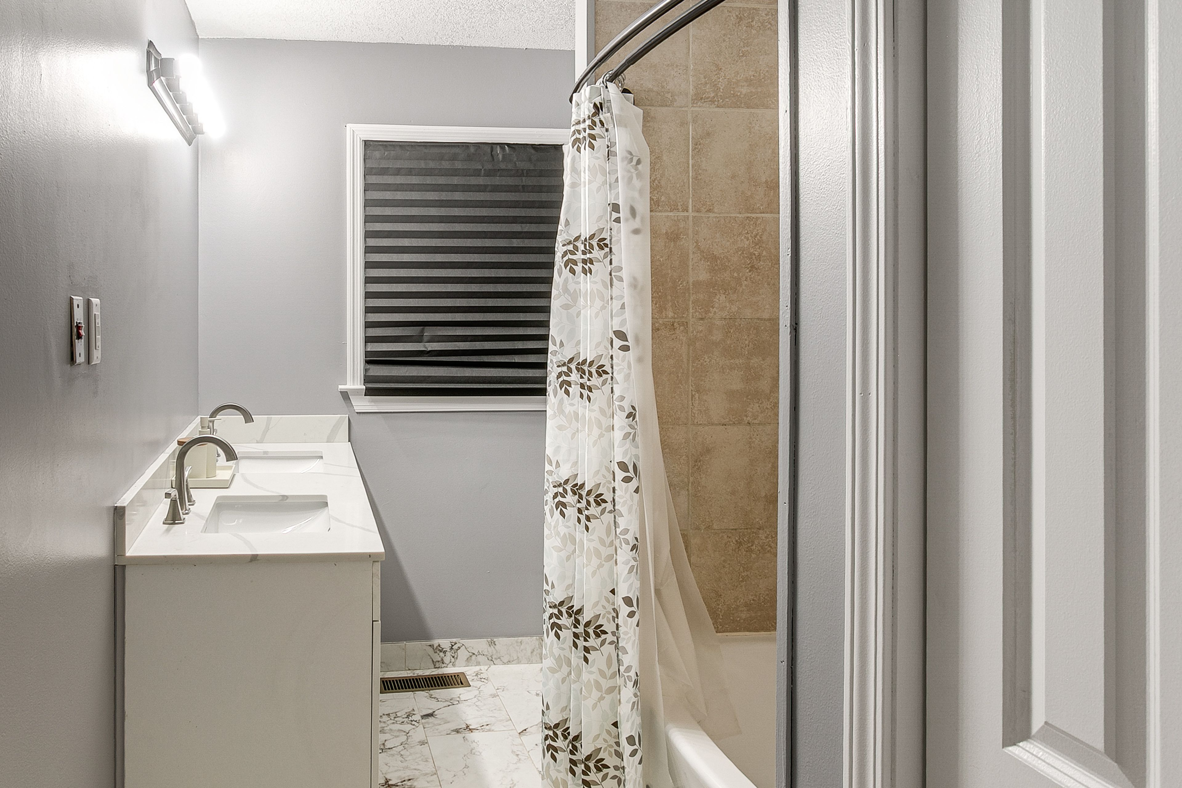 Full Bathroom