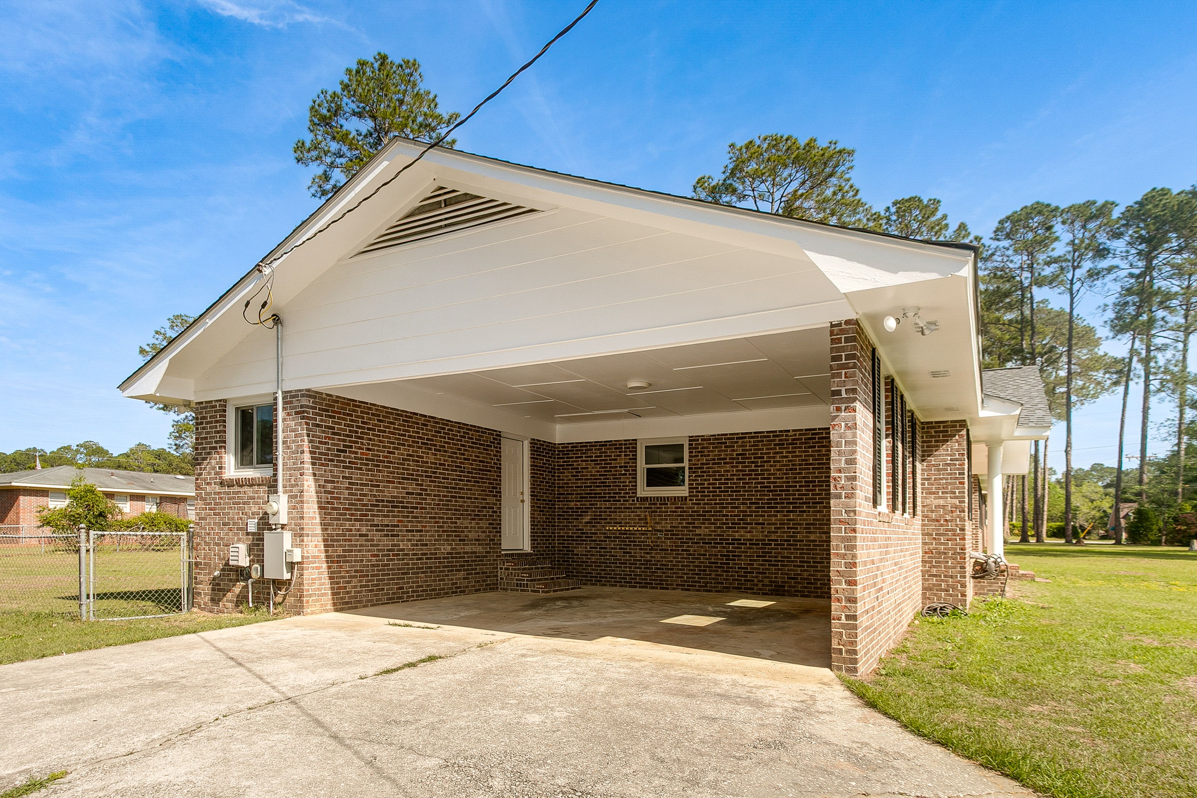 Driveway & Carport Parking | 2 Vehicles