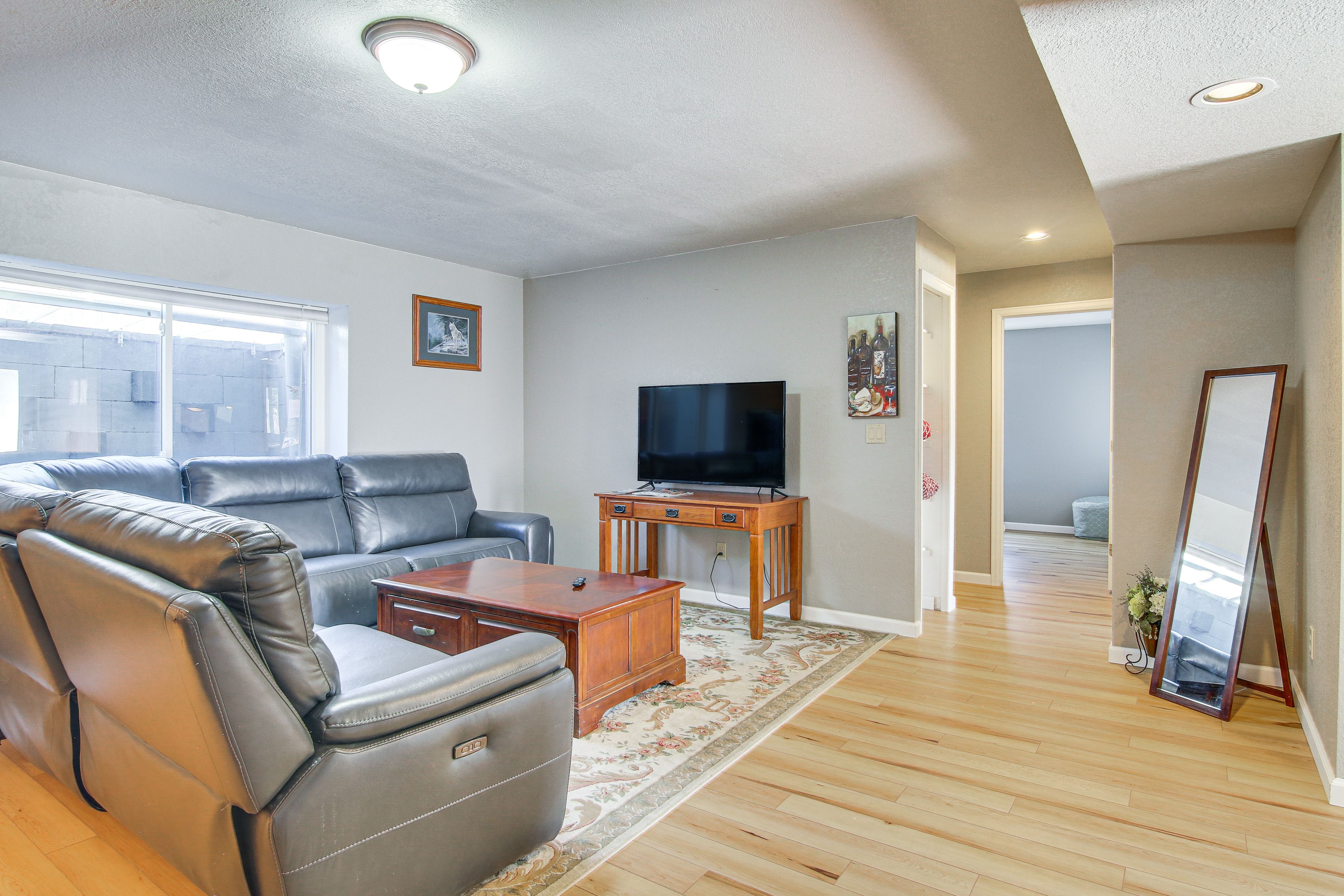 Living Room | Free WiFi | Smart TV | Central Heat | Window A/C | Single Story