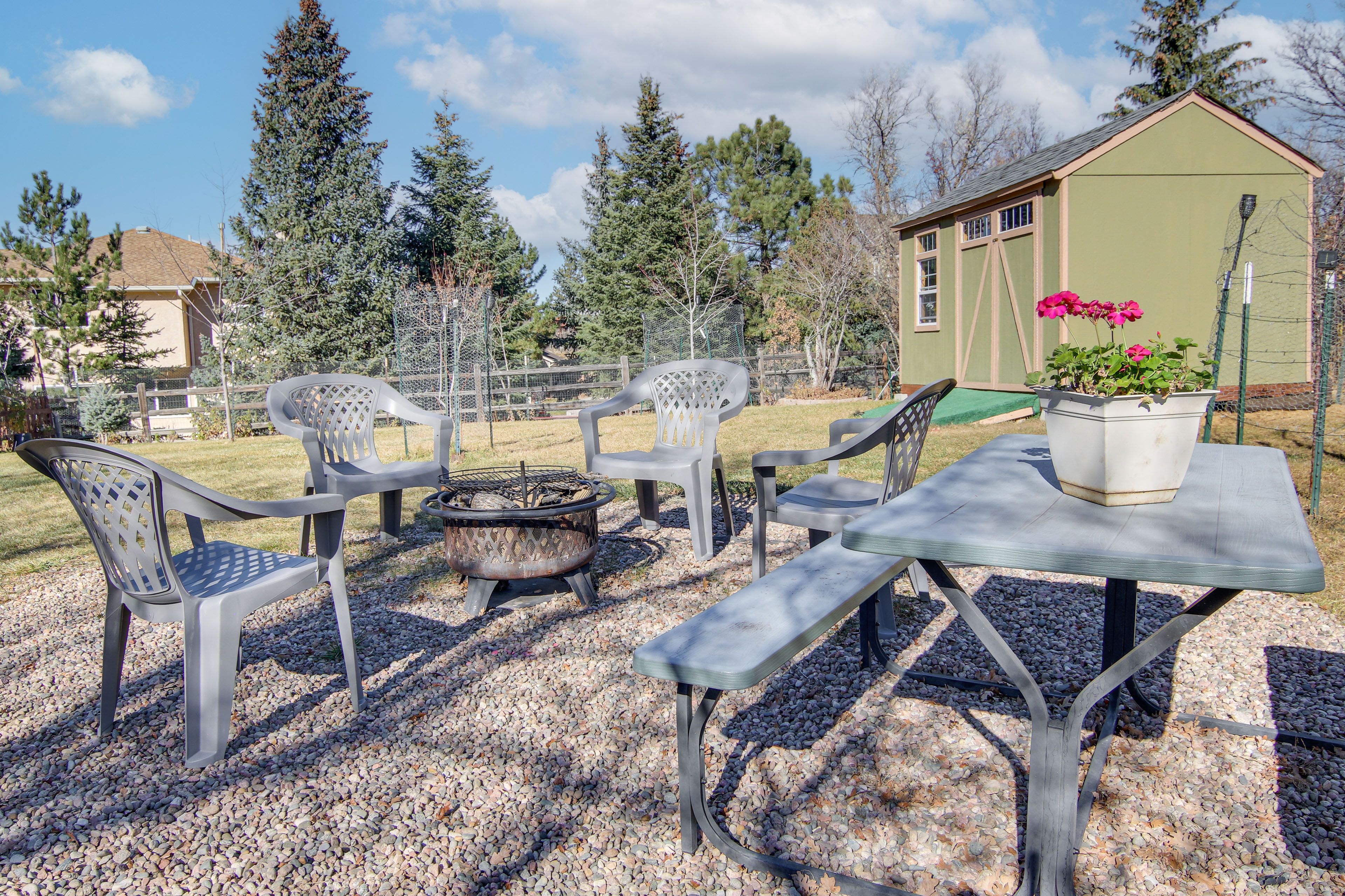 Shared Backyard | Fire Pit | Garden