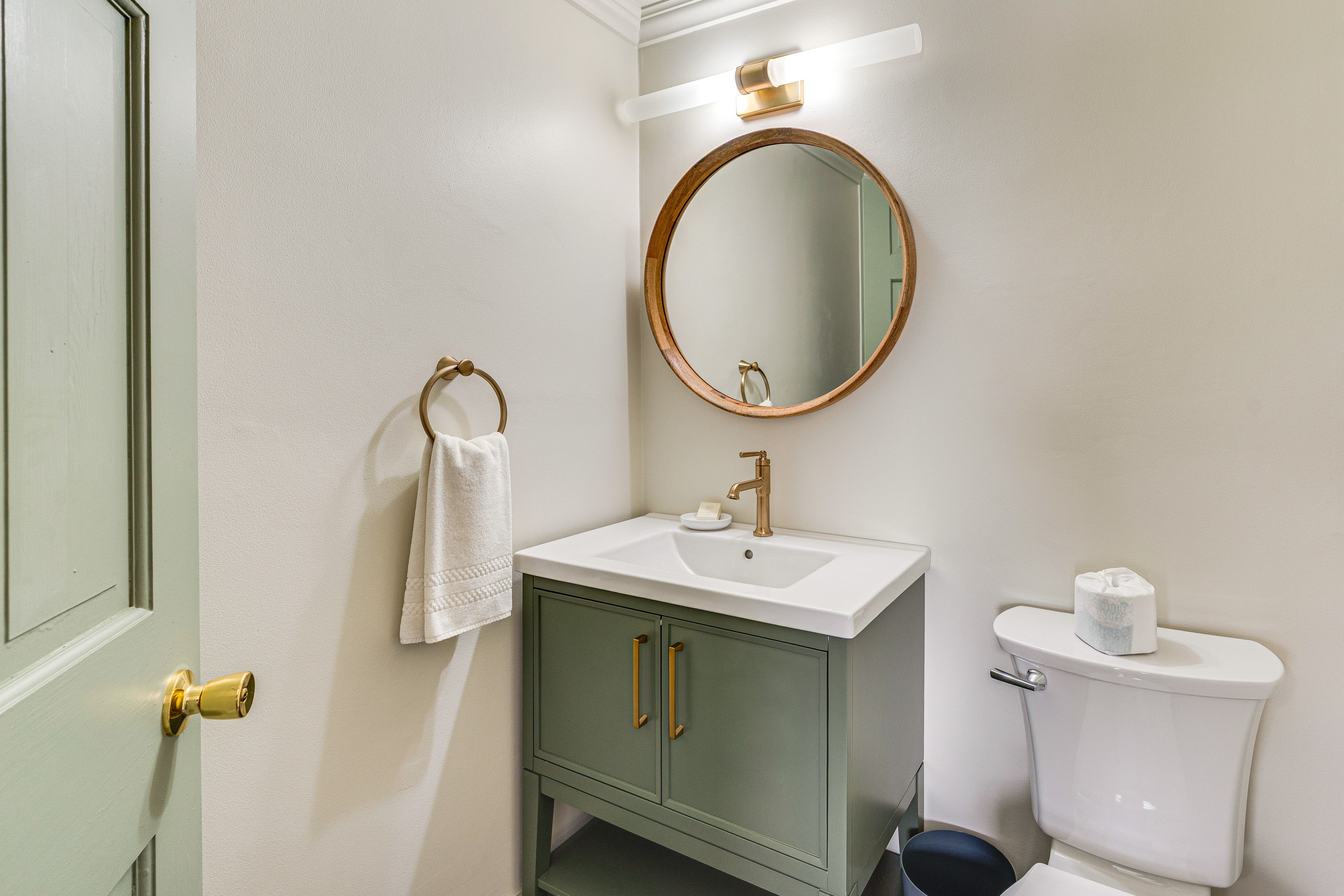 Half Bathroom | 1st Floor