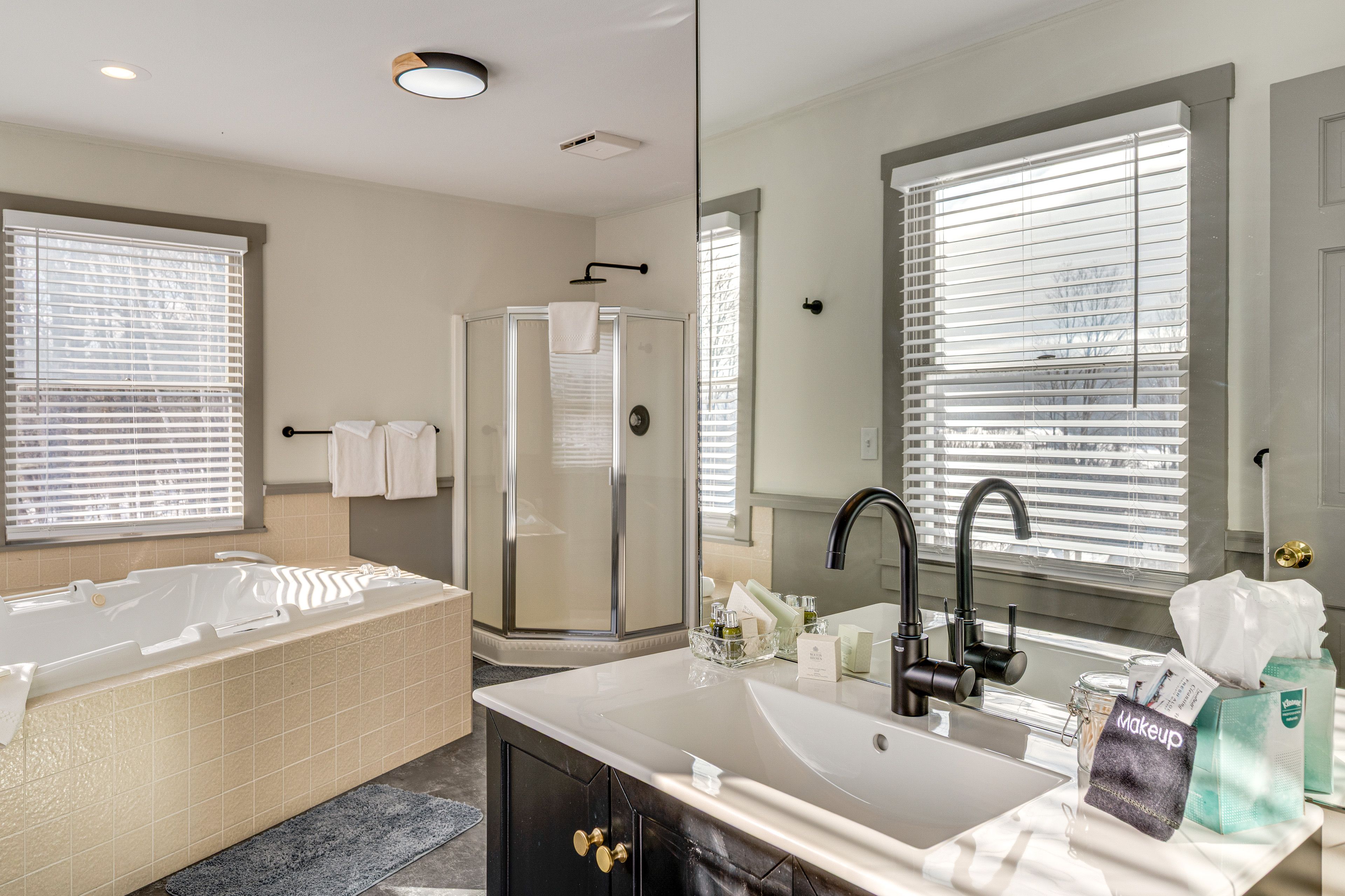 En-Suite Bathroom | 2nd Floor