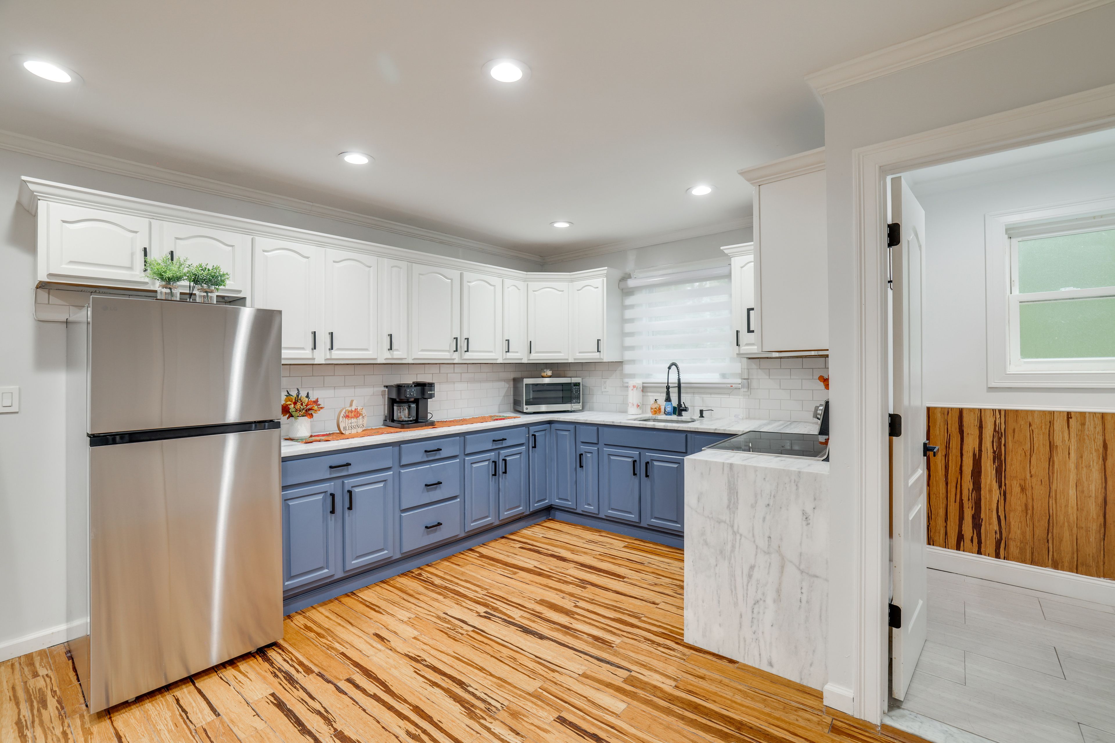 Kitchen | Toaster | Blender | Spices | 1st Floor