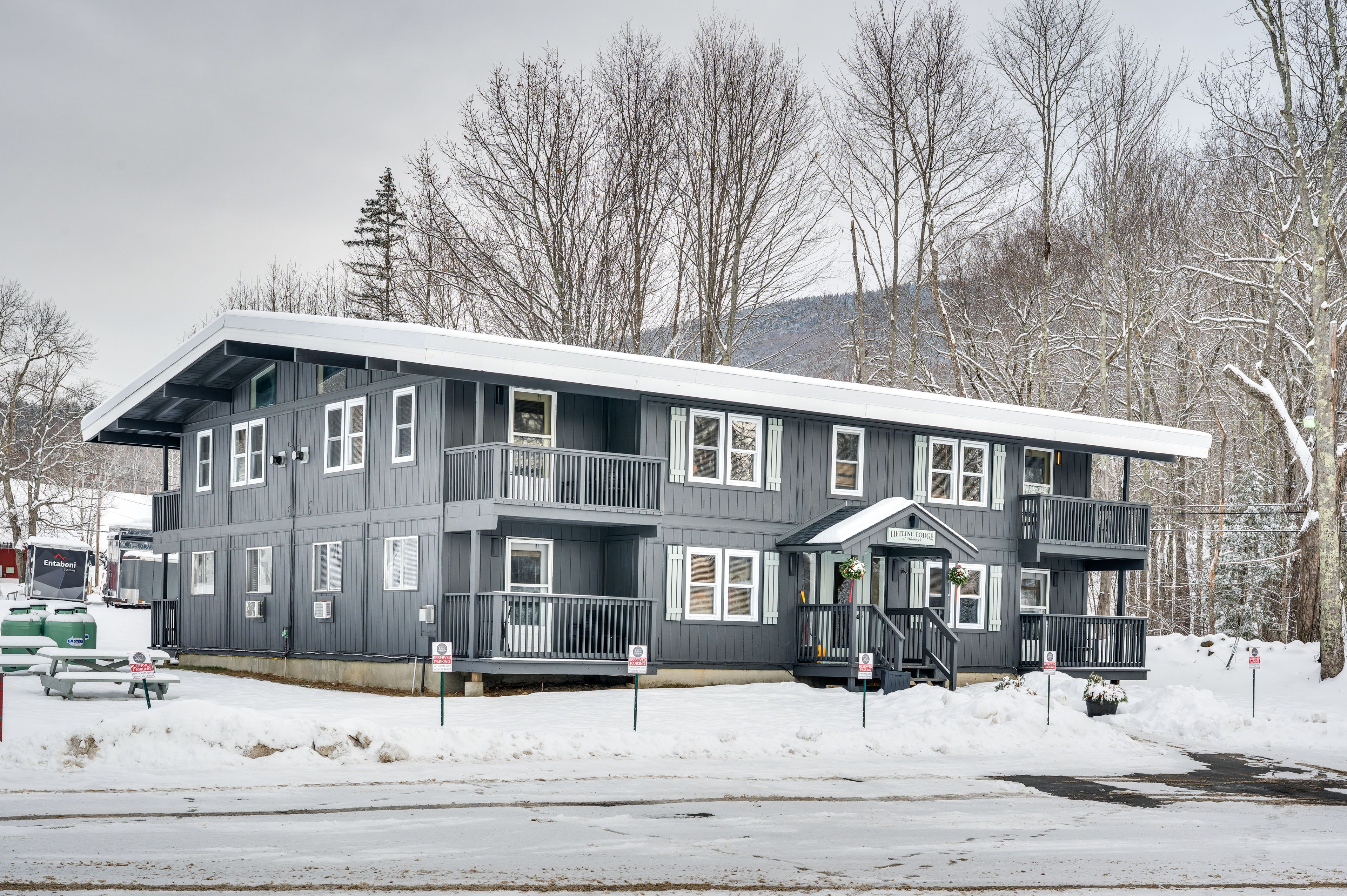 Parking | Community Parking Lot (2 Vehicles)
