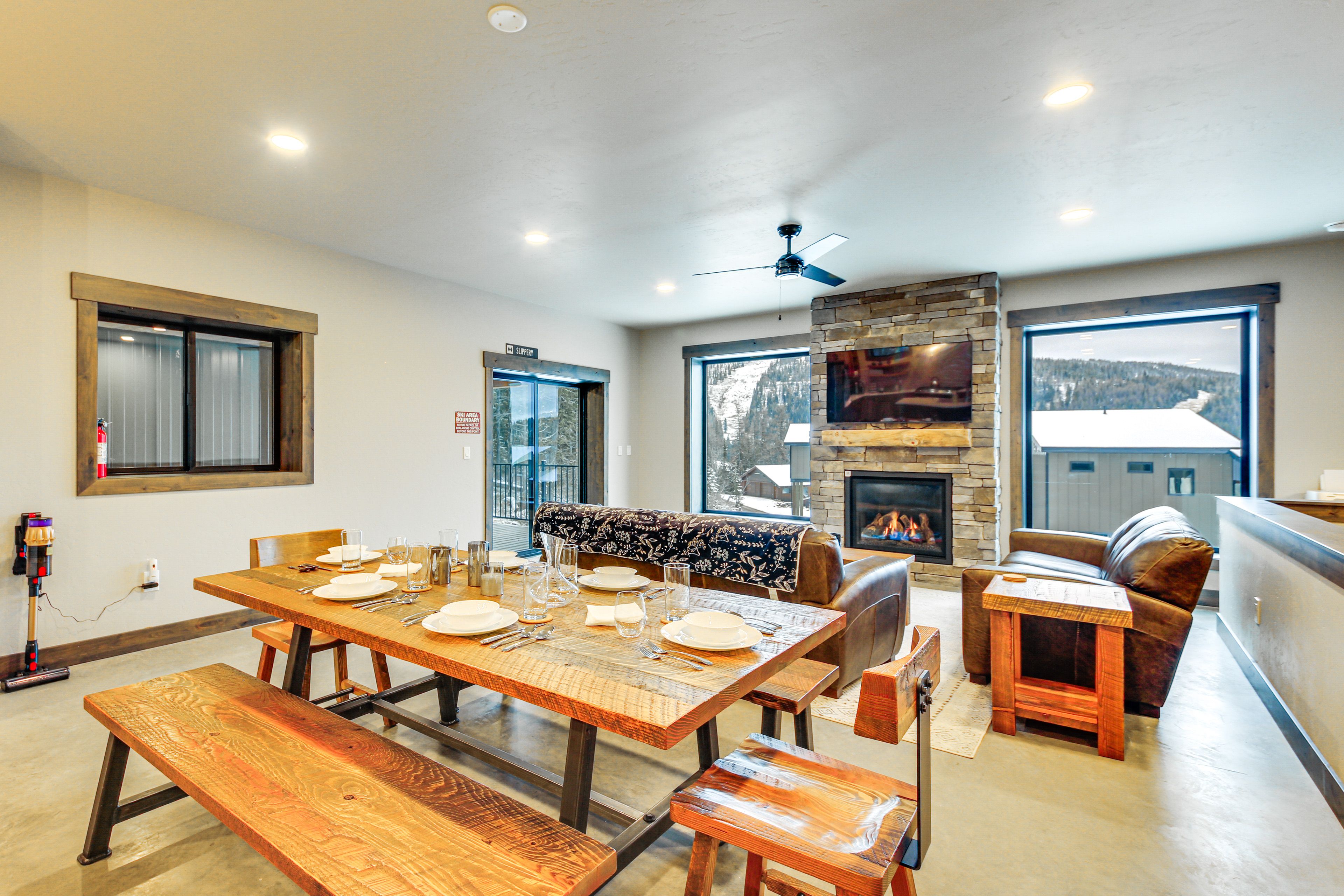 Sandpoint Vacation Rental | 3BR | 3.5BA | Stairs Required | 2,100 Sq Ft