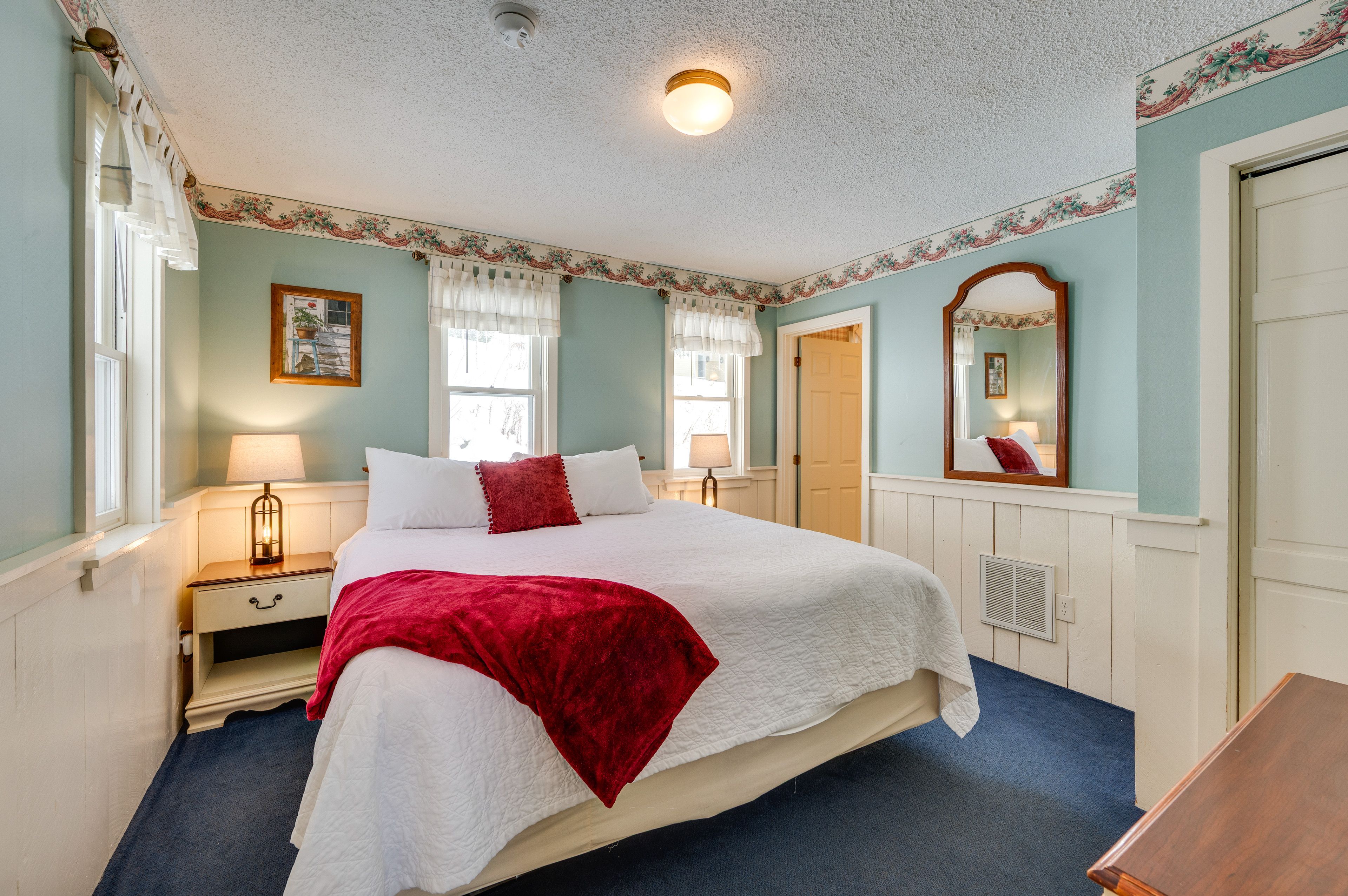 Bedroom 2 | Queen Bed