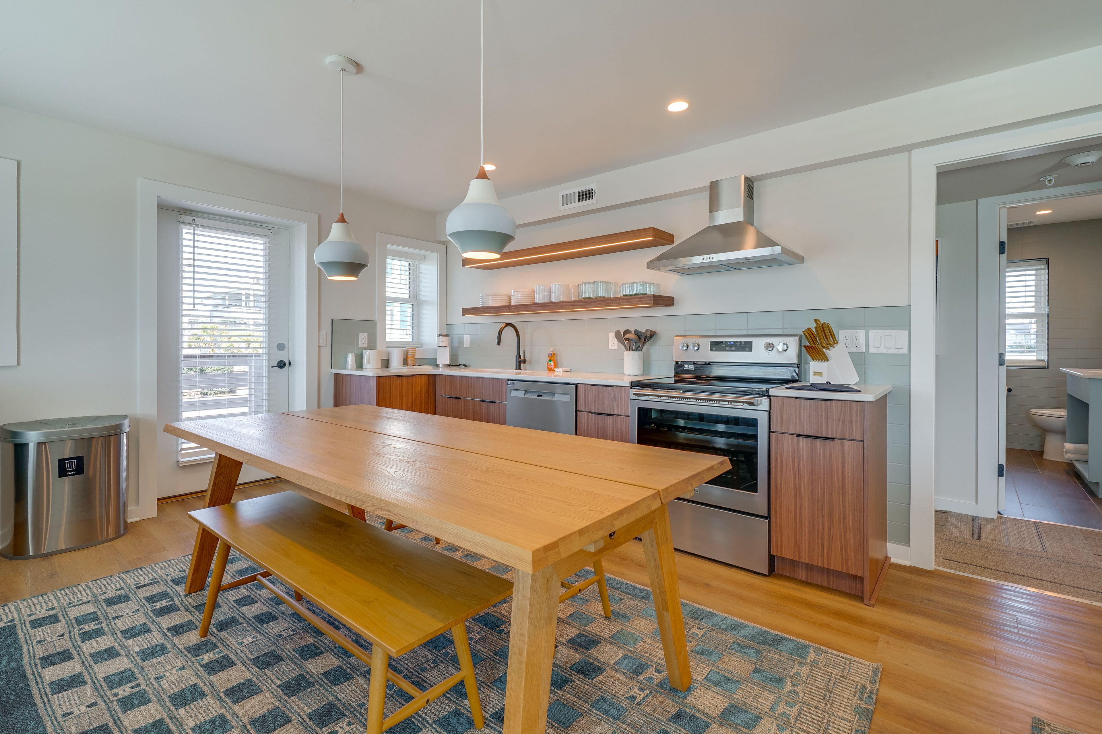 Kitchen & Dining Area